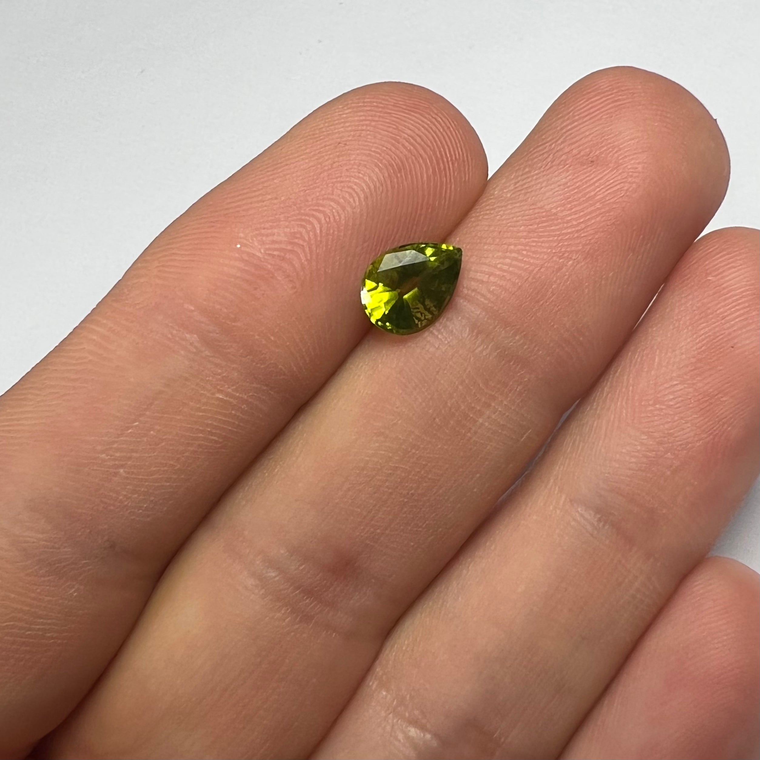 1.40CTW Loose Natural Pear Cut Peridot 8.14x6.14x4.14mm Earth mined Gemstone
