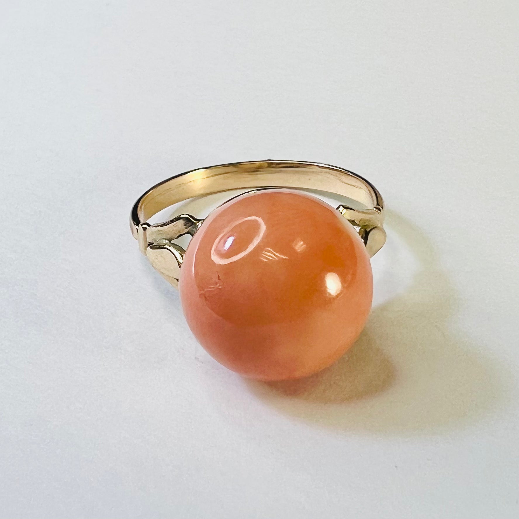 14K Yellow Gold Coral Ring Band Size 6