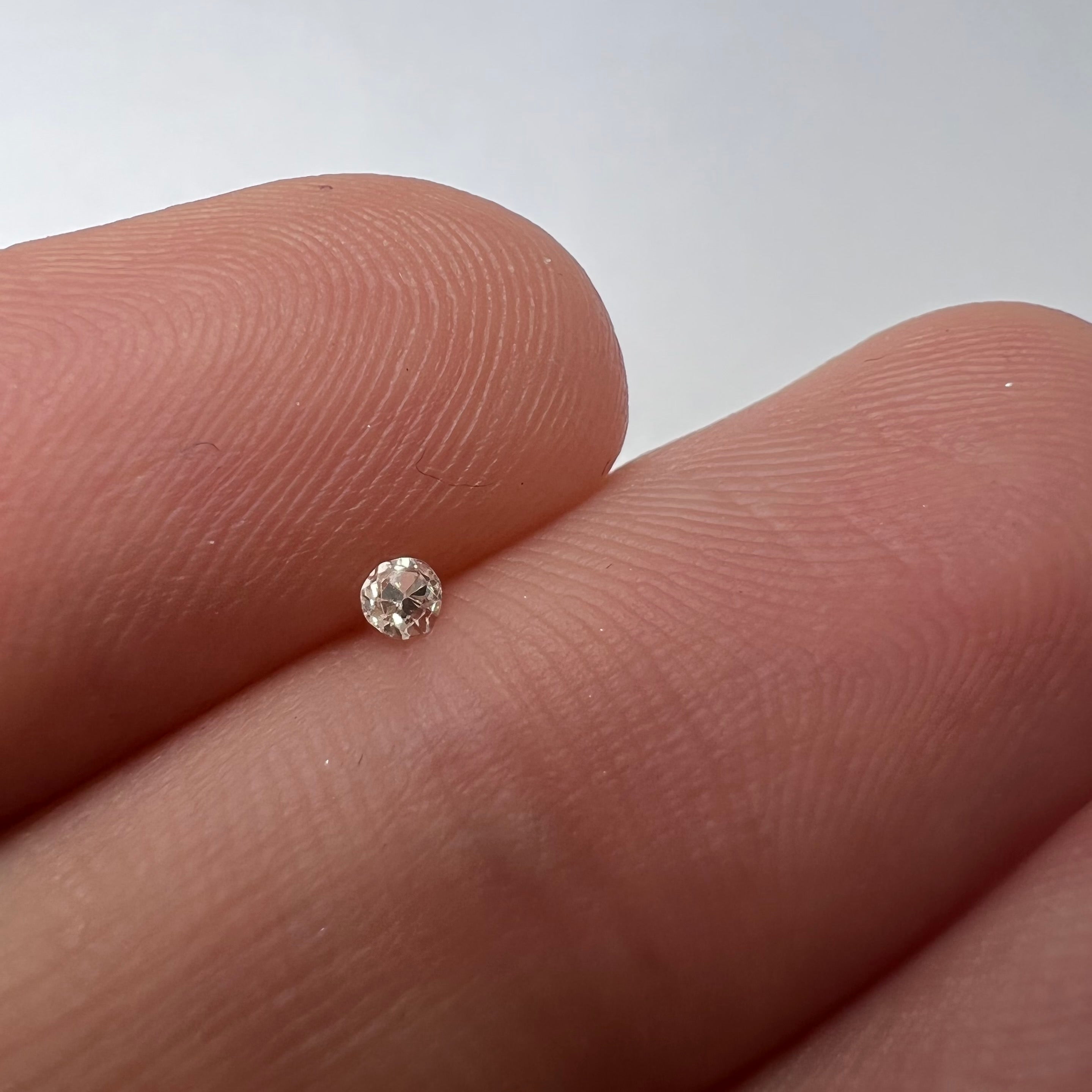 .05CT Old Mine Cut Diamond Light Brown SI2 2.08xc1.63mm Natural Earth mined