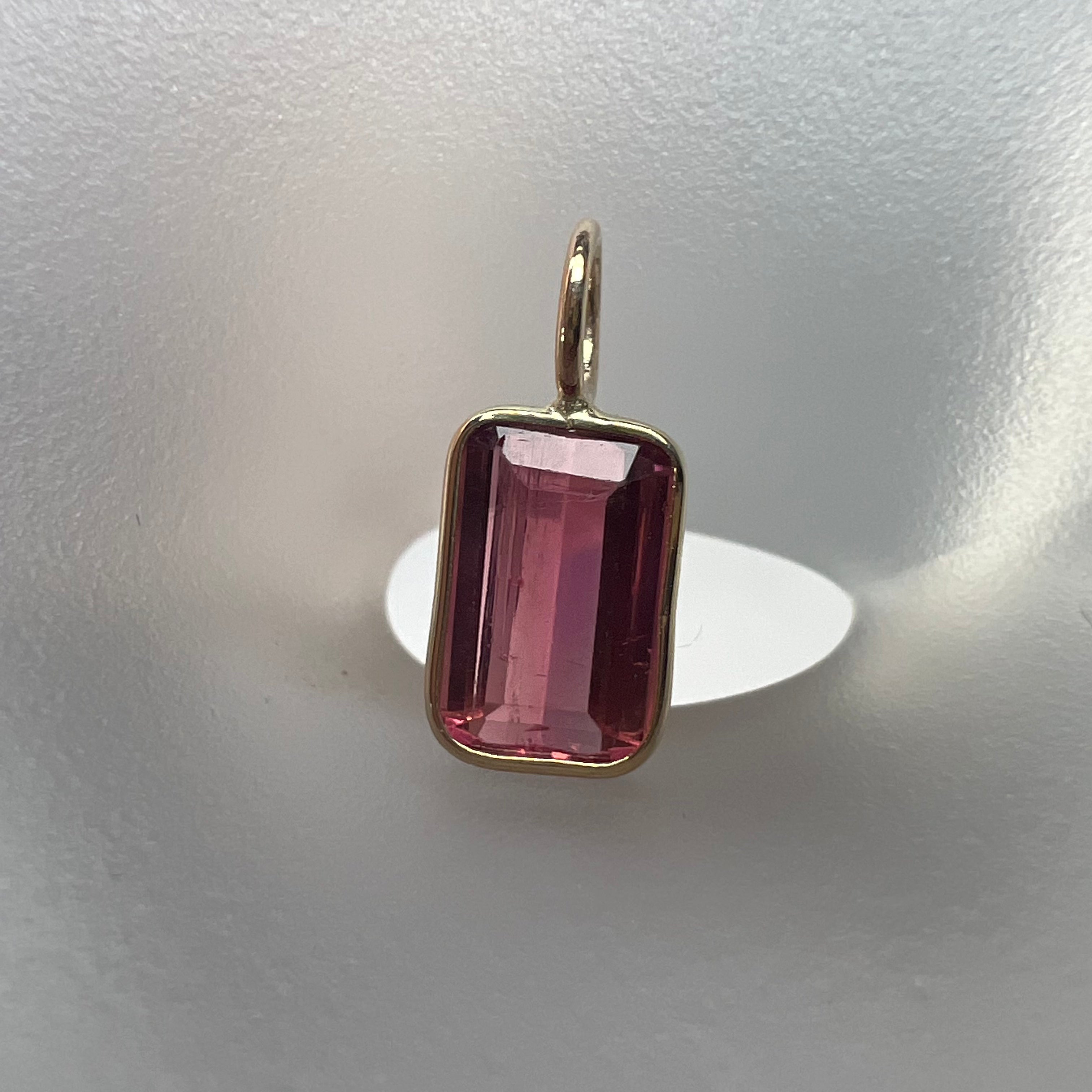 .90CT Natural Pink Tourmaline14K Yellow Gold Pendant Charm 12x5mm