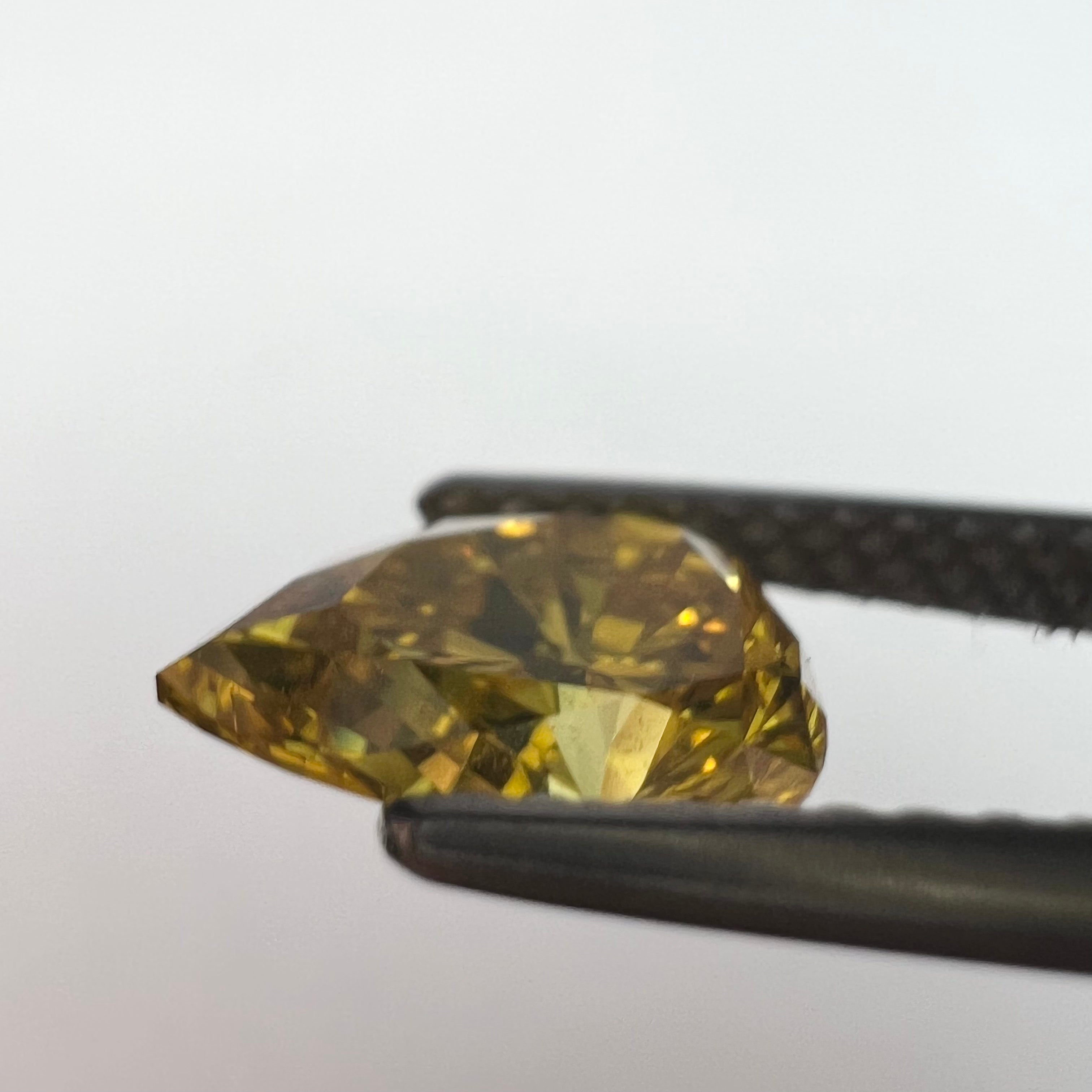 1.16CT Pear Brilliant Diamond Fancy Deep Orange Yellow SI1 8.09x5.92x4.10mm Natural Earth mined