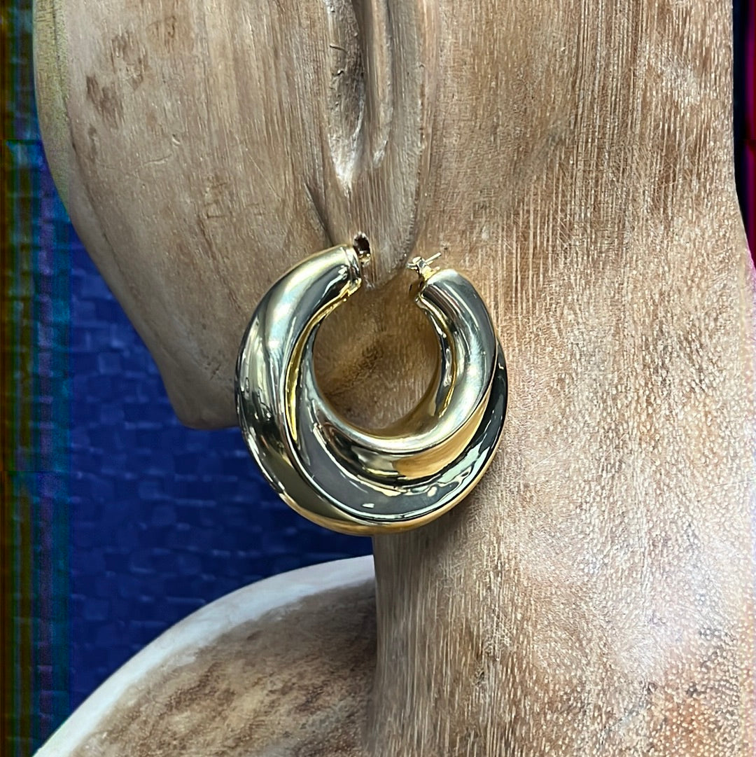 Nice Sleek Swirled 10K Yellow Gold Puffy Hoop Earrings