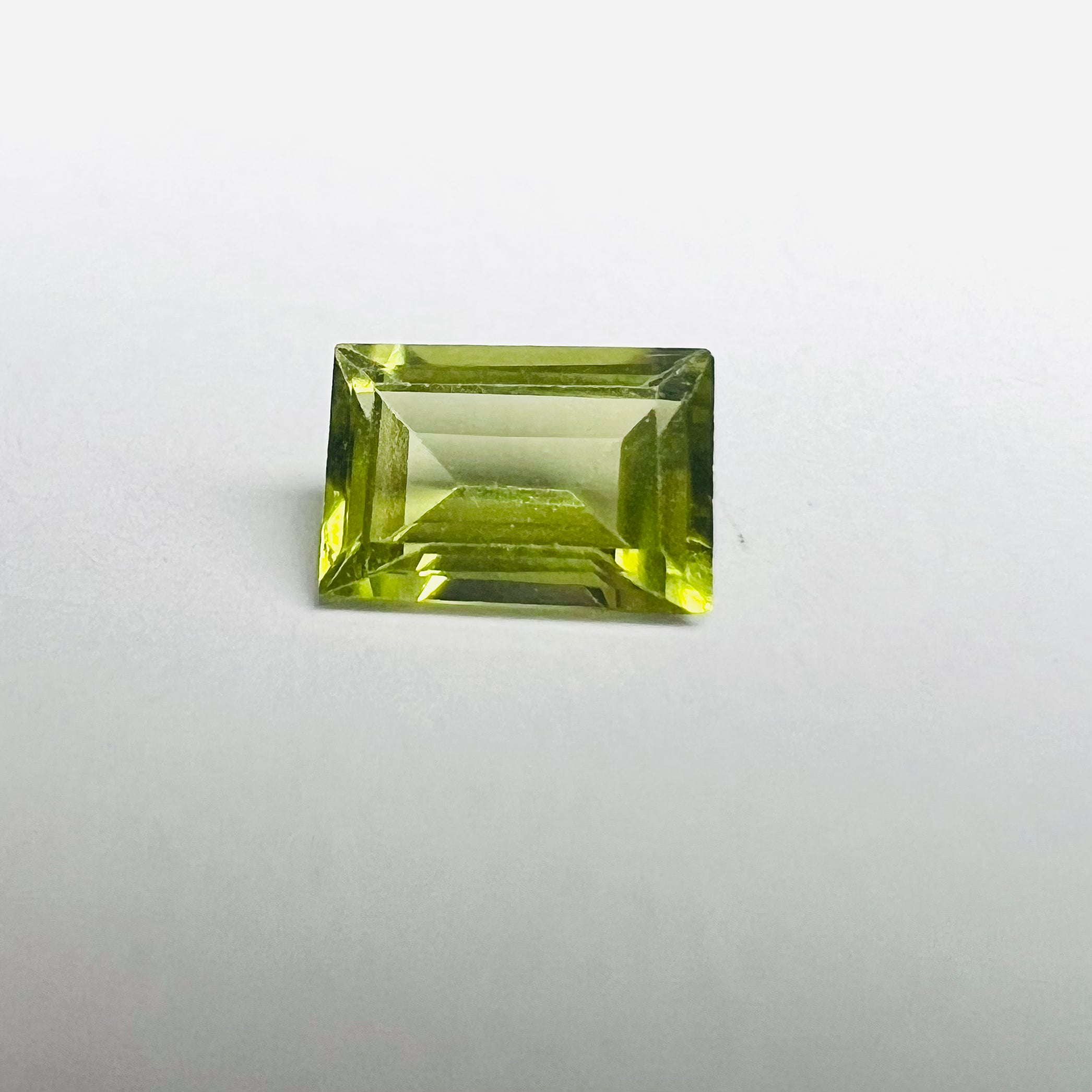.62CT Loose Natural  Peridot Baguette 6.09x4.18x2.62mm Earth mined Gemstone