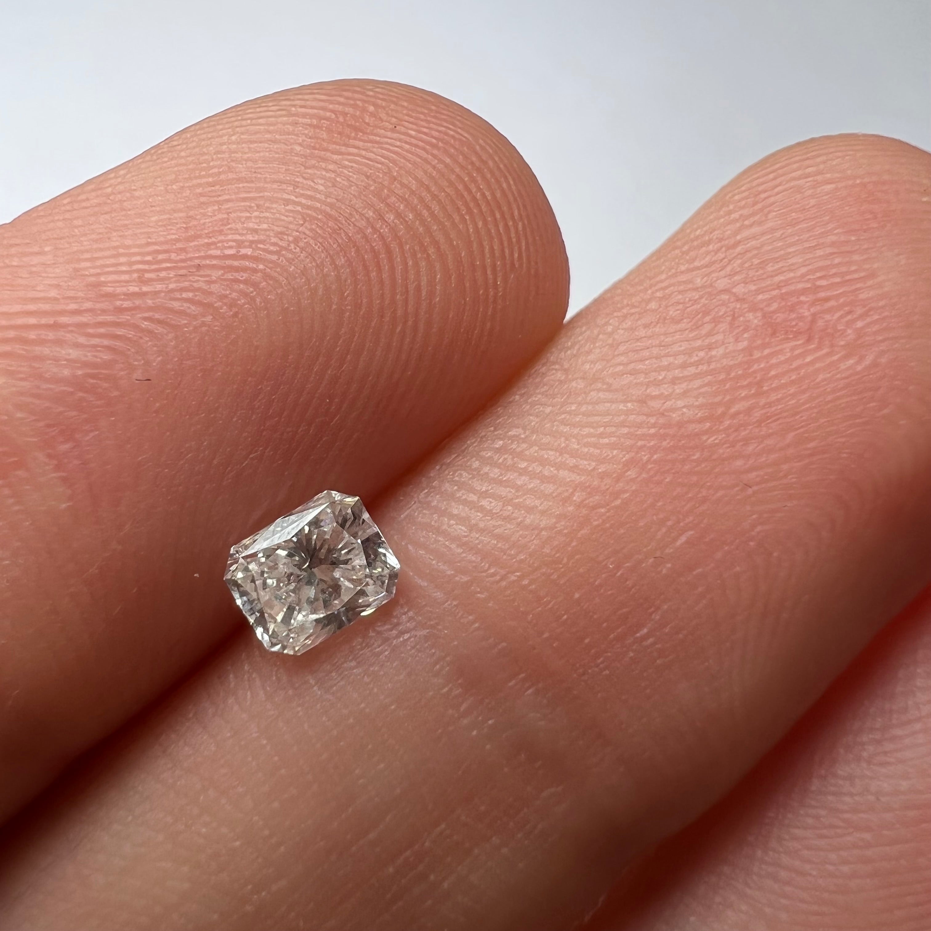 .47CT Radiant J VS1 4.74x3.87x2.93mm Natural Earth mined
