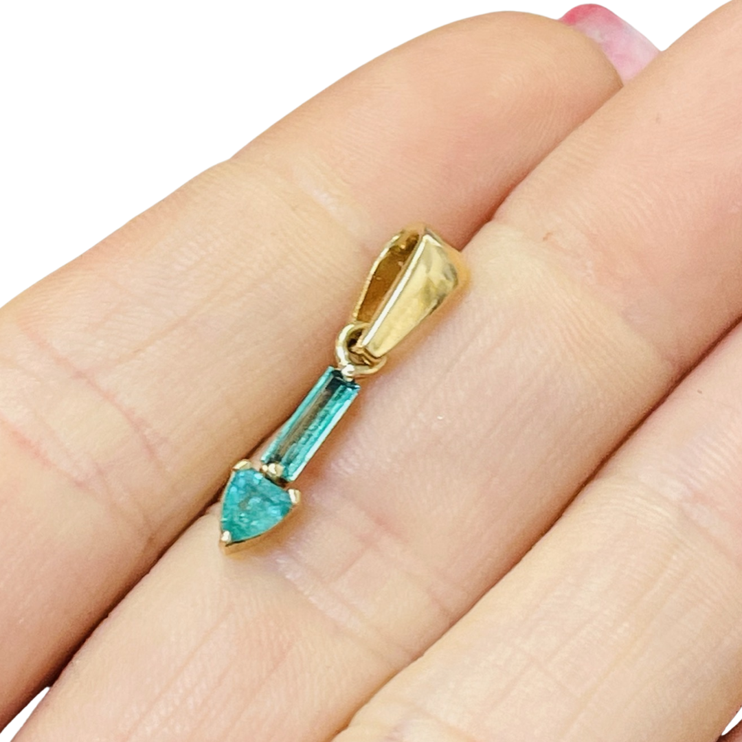 Colombian Emerald Arrow 18K Gold Charm Pendant