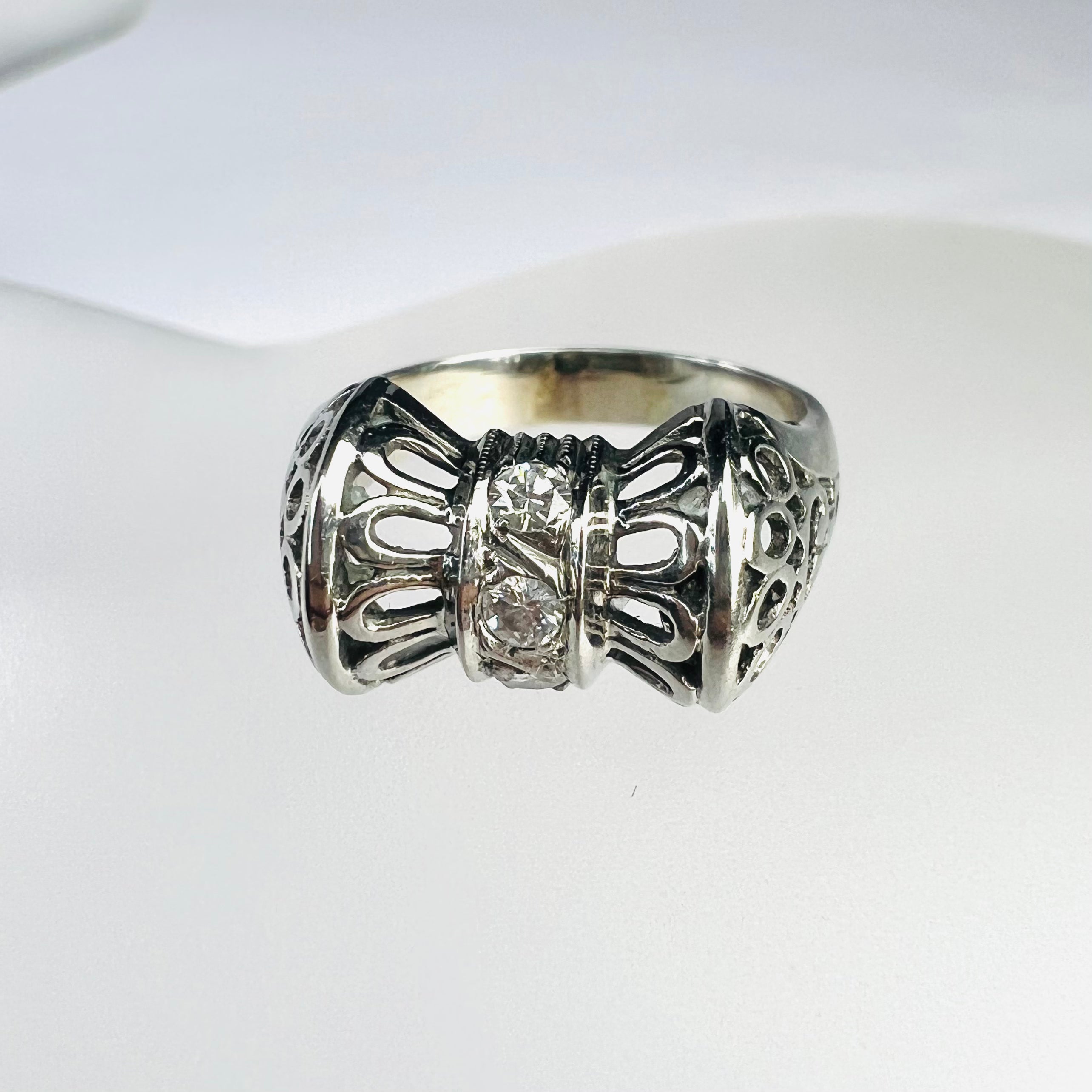 10K White Gold Art Deco .21ct Diamond Bow Ring Size 5