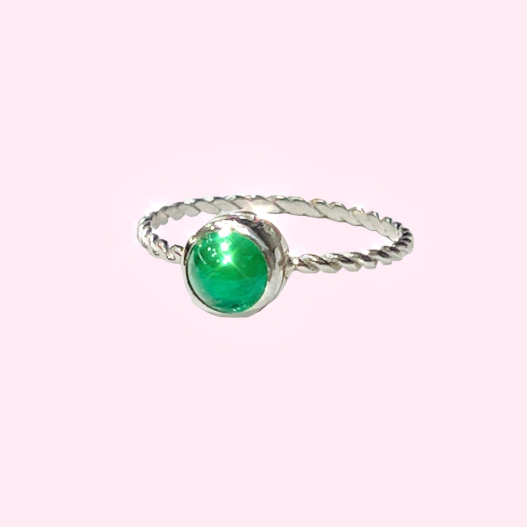 Fabulous 14K White Gold Cabochon Emerald Ring Size 6.5