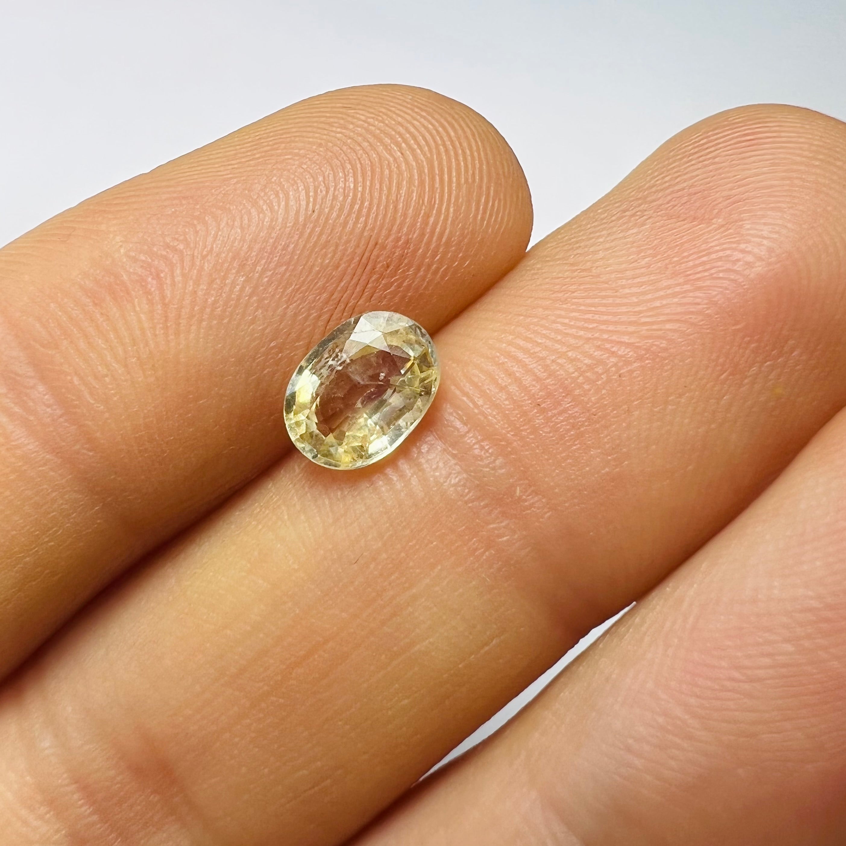 1.29CTW Loose Light Yellow Oval Sapphire 7.50x5.58x3.20mm Earth mined Gemstone