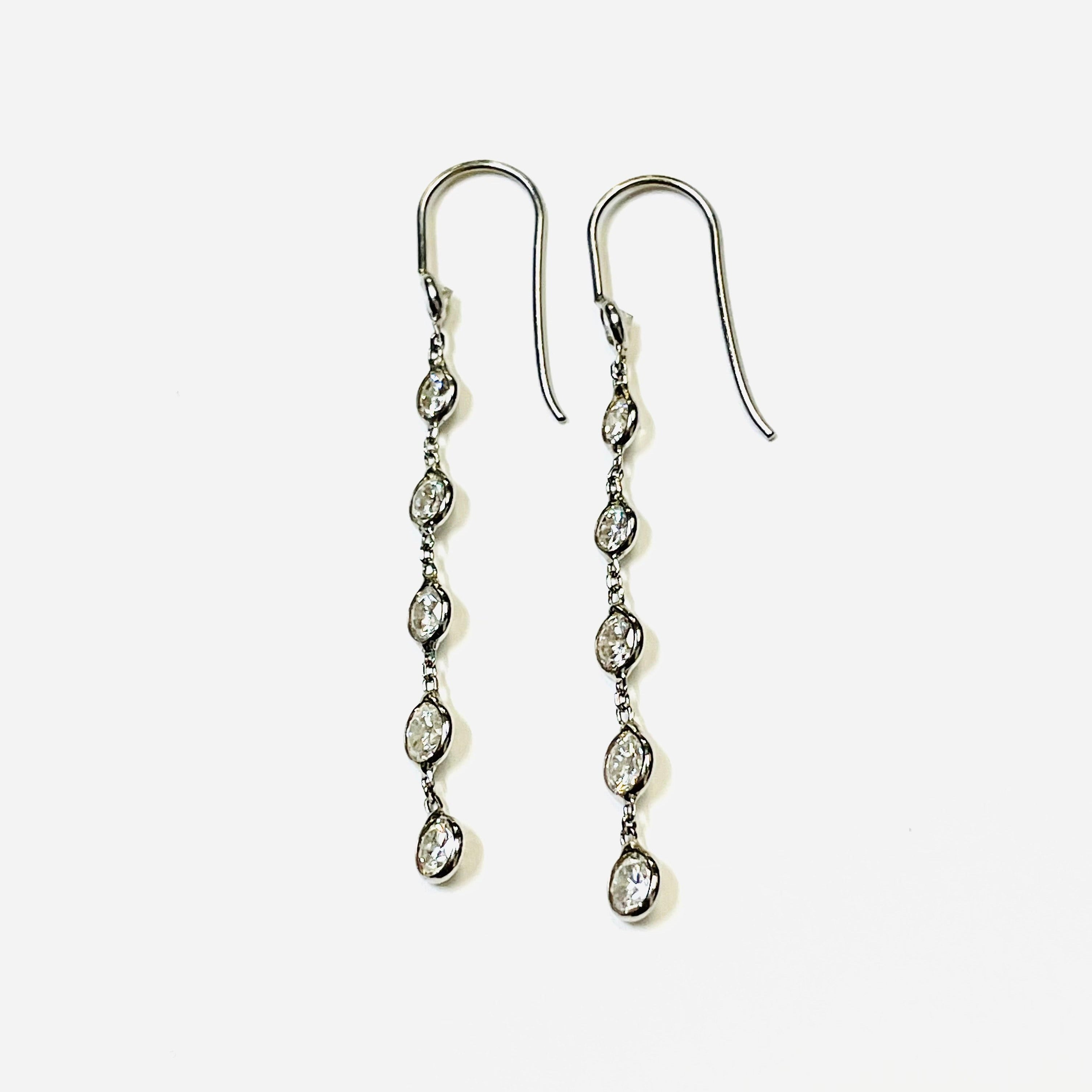 1.2ct Graduated Natural Diamond Earrings