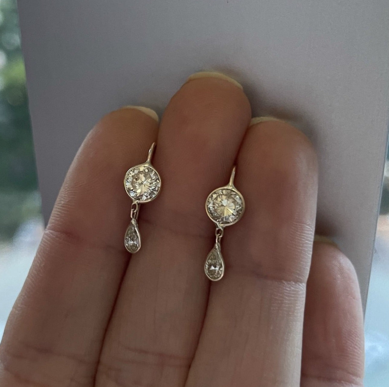 1.75 ctw Natural Round and Pear Diamond Dangle Drop Earrings
