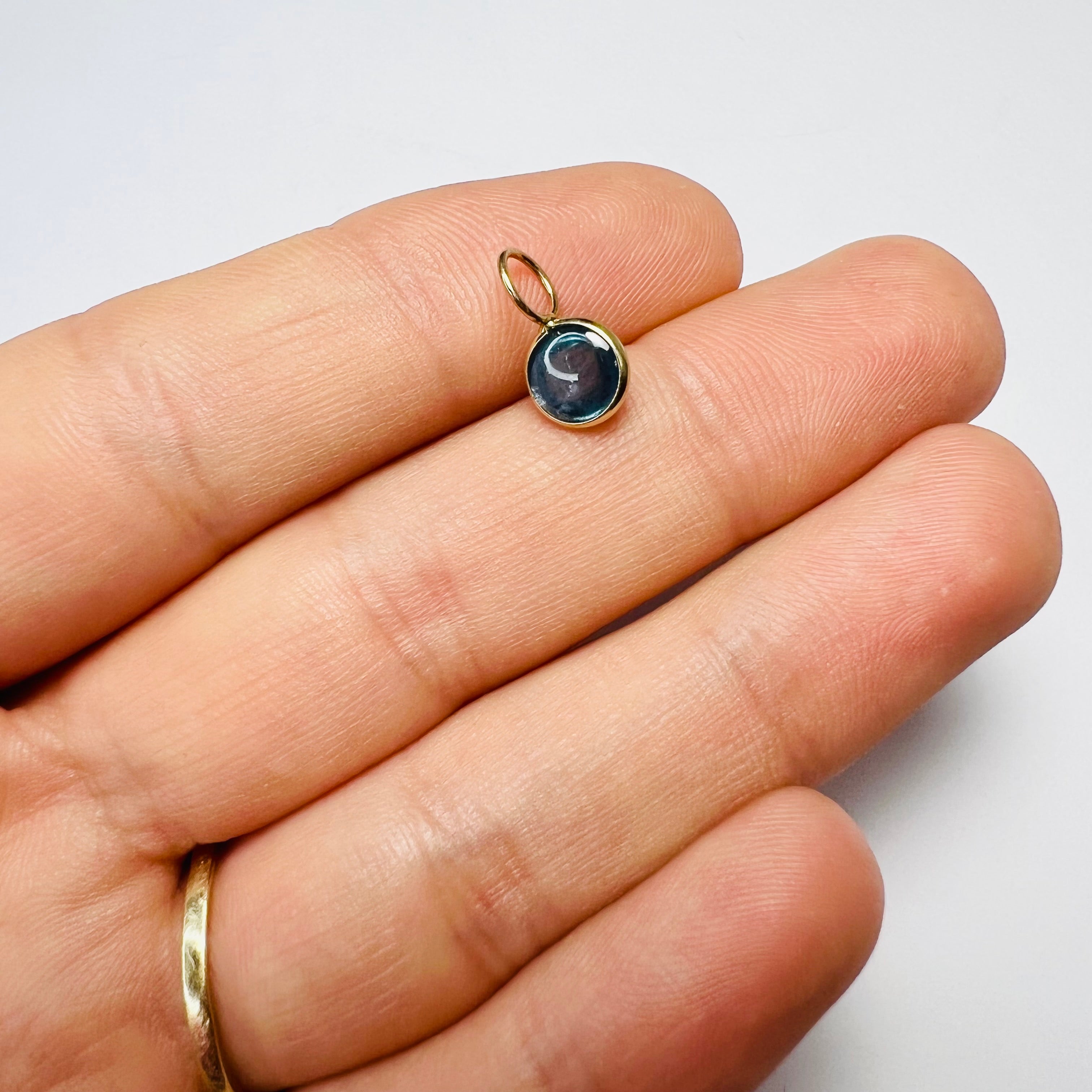 Natural Cabochon Sapphire 14K Yellow Gold Pendant Charm 12x7mm