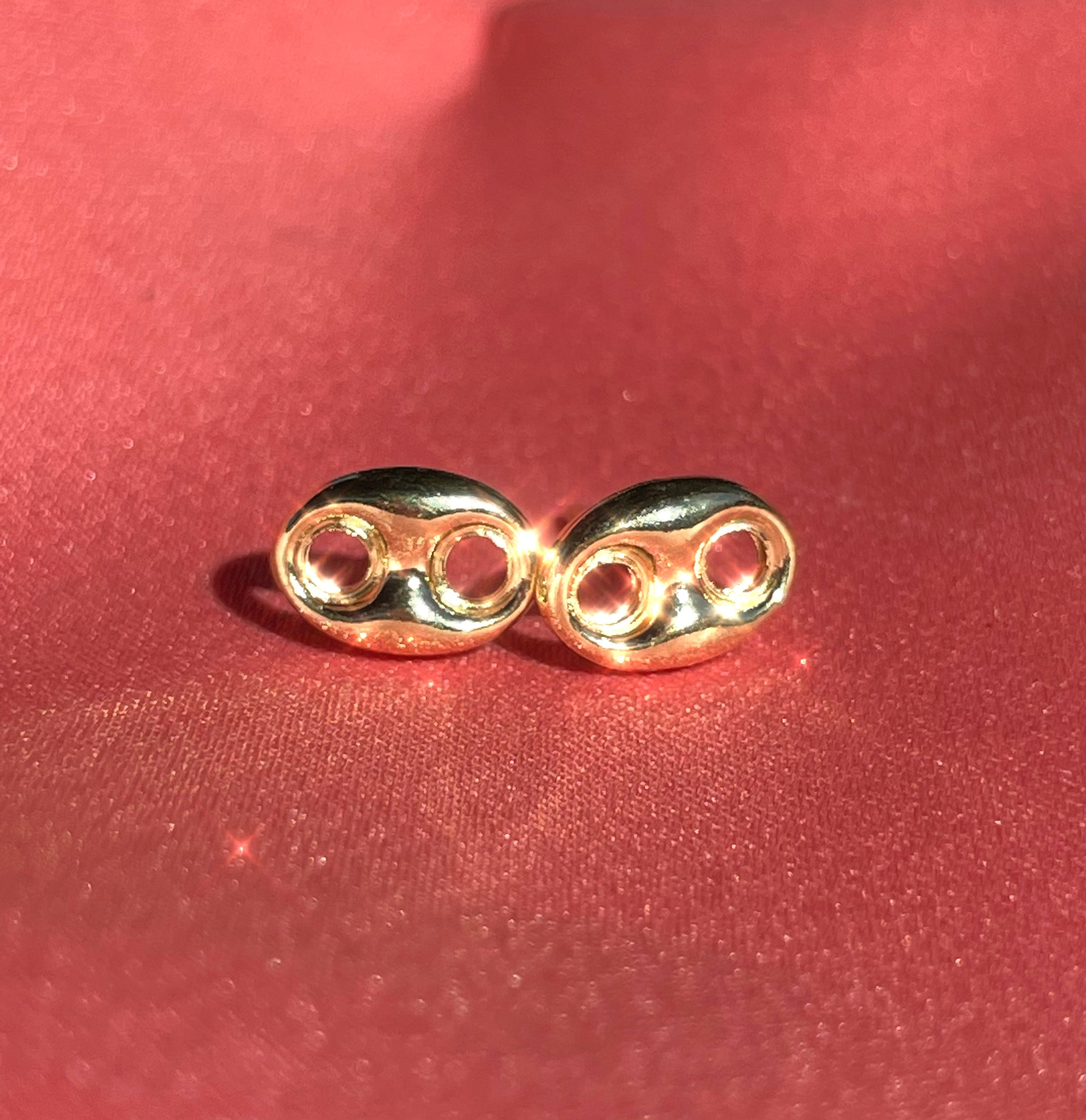 14K Yellow Puffy Link Stud Earrings 9x6mm