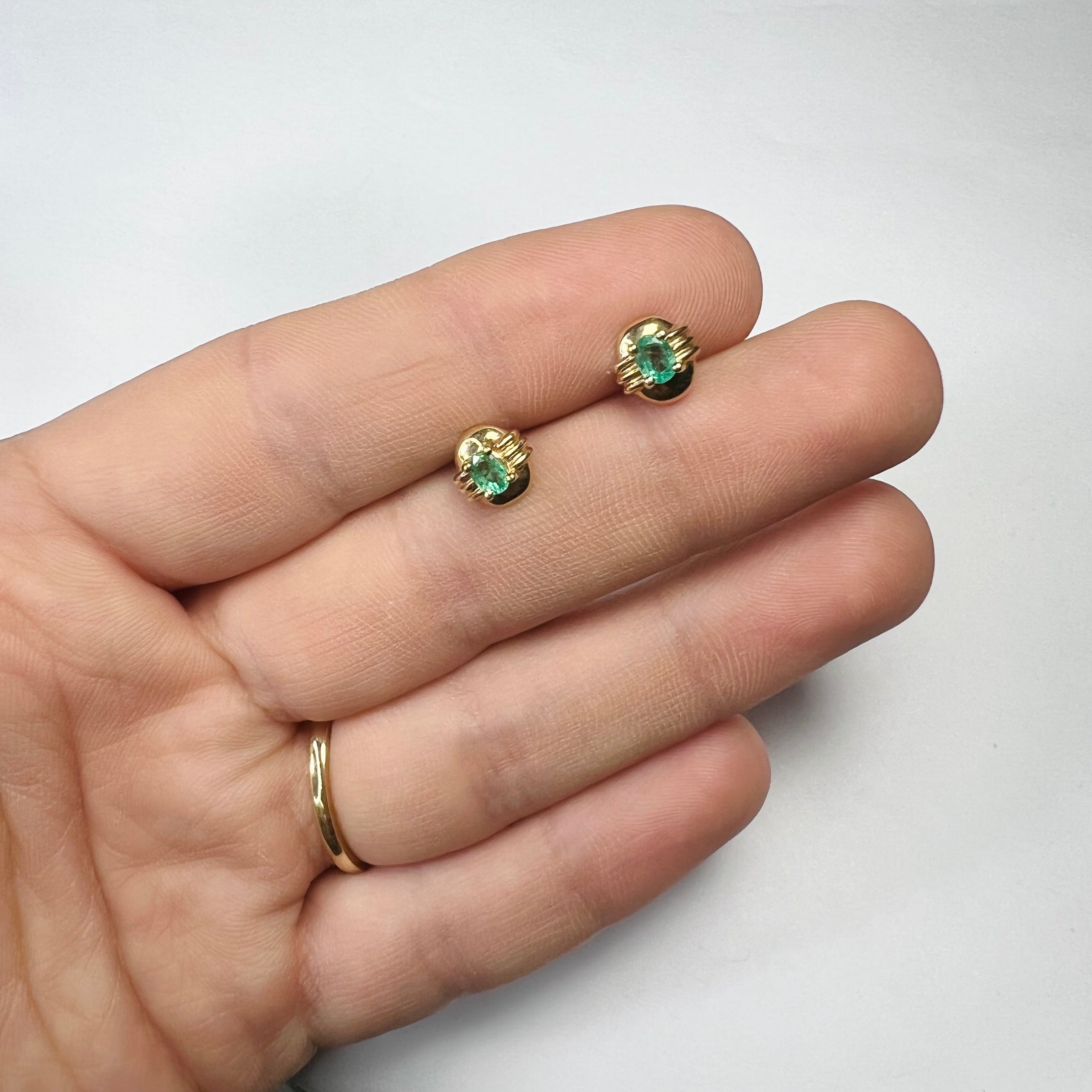 14K Yellow Gold .43ctw Oval Emerald Earring Pushback Studs 7x7mm