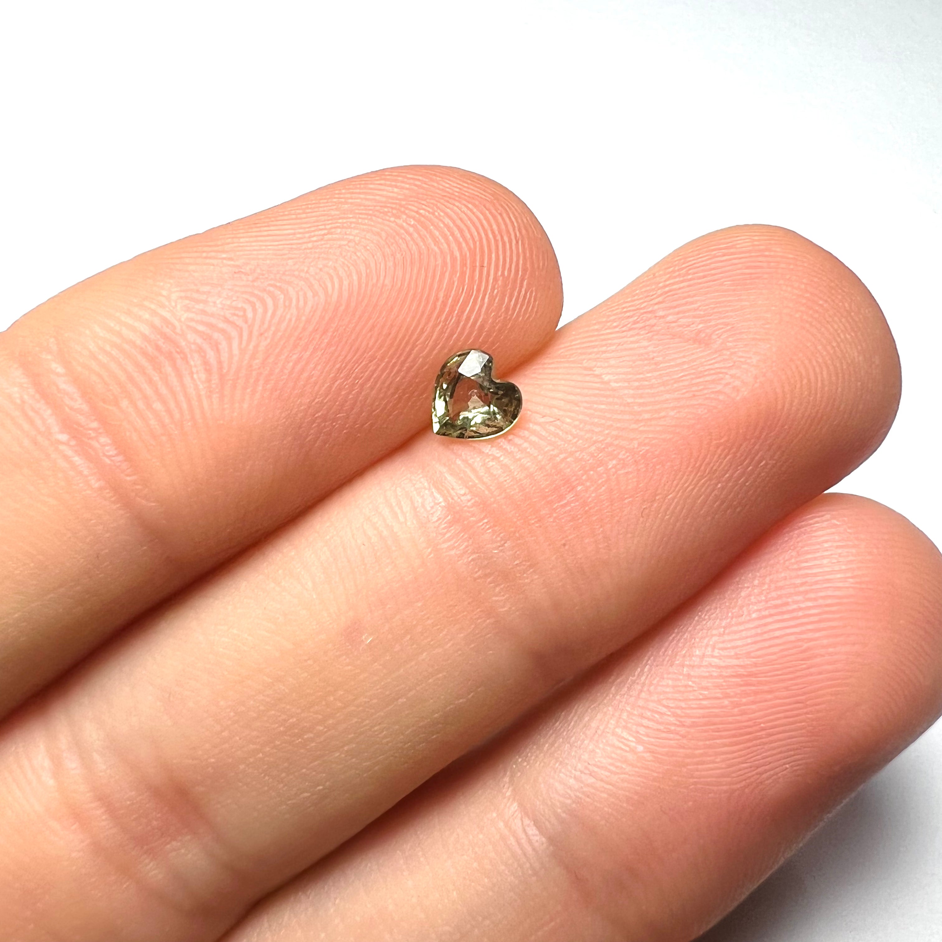 .42CT Loose Green Heart Emerald Sapphire 4.5x3x2mm Earth mined Gemstone