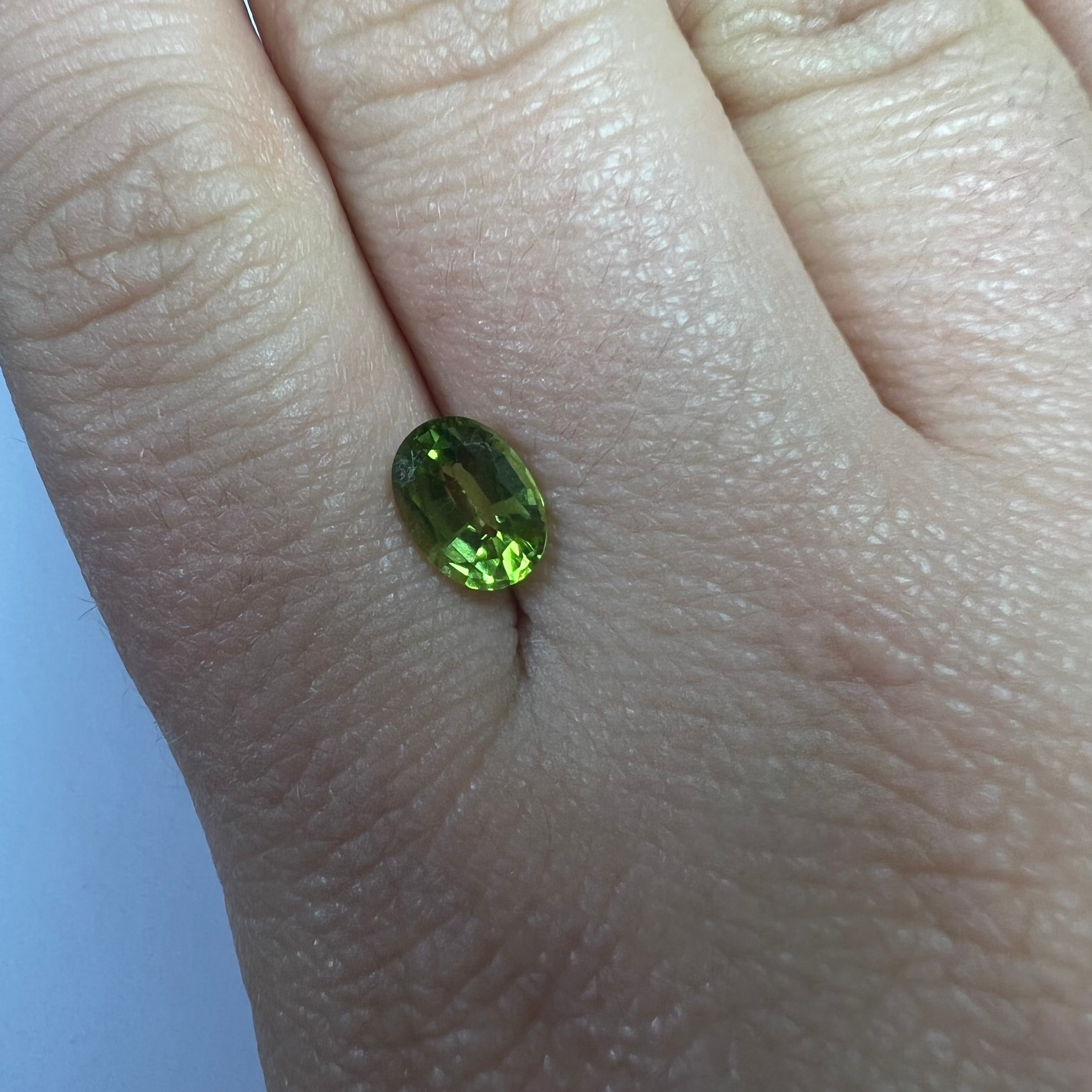 1.63CTW Loose Natural Oval Peridot 8.15x6.20x3.90mm Earth mined Gemstone