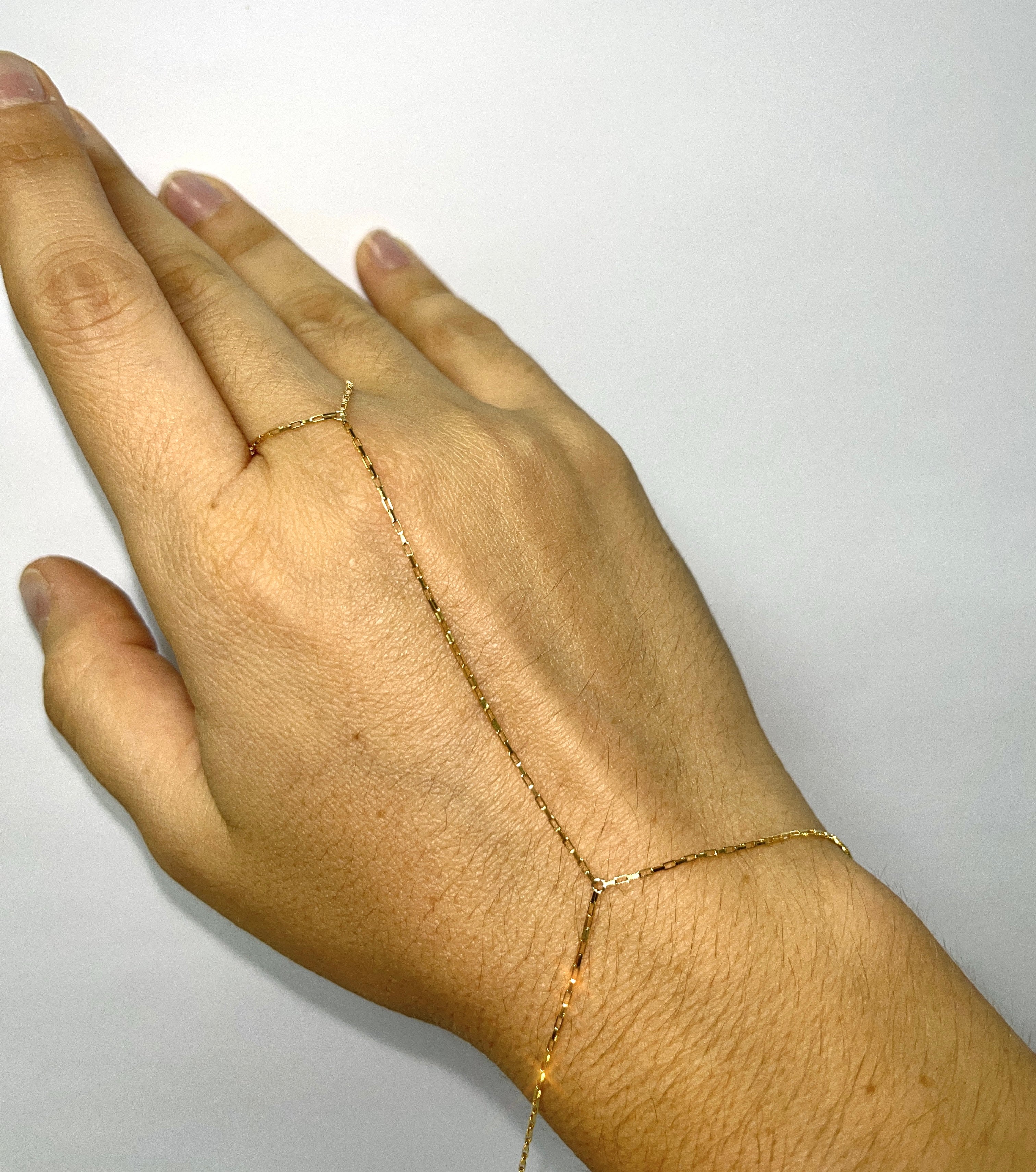 Plain 14K Yellow Gold Hand Chain