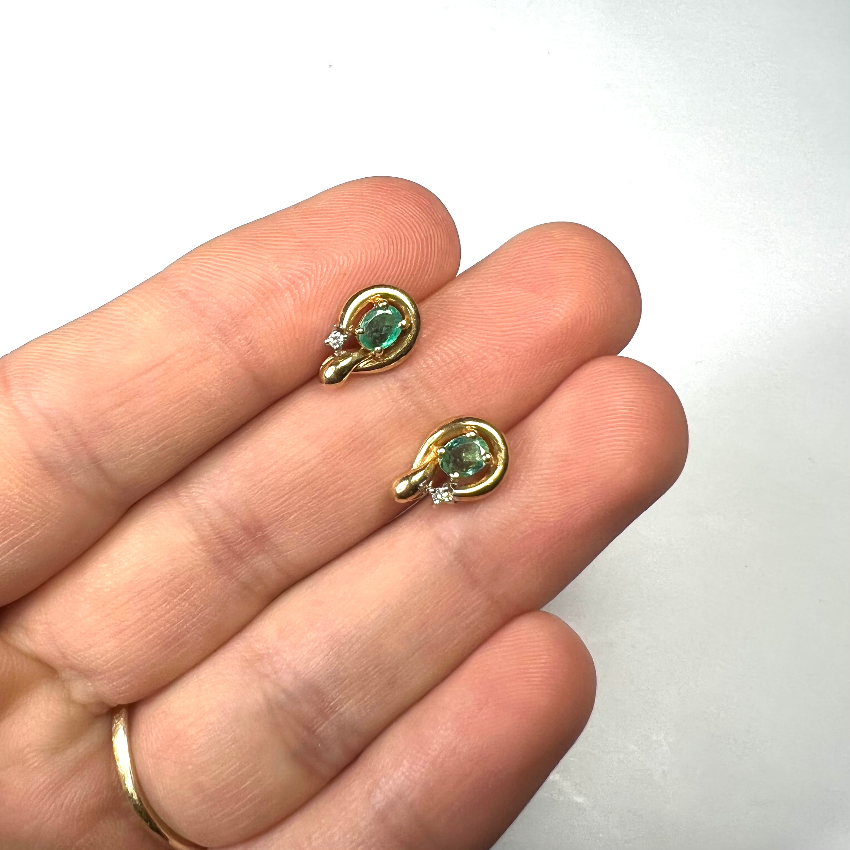 14K Yellow Gold Oval .45ct Emerald & .03ct Diamond Earring Pushback Studs 11x7mm