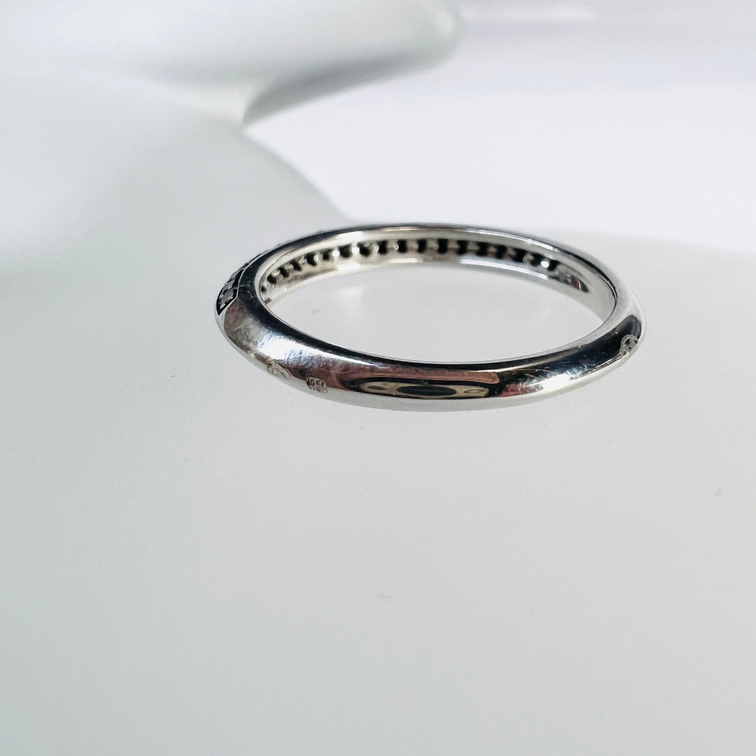 Solid 18K White Gold Pave set Black Diamond Knife Edge Ring Band Size 6.75