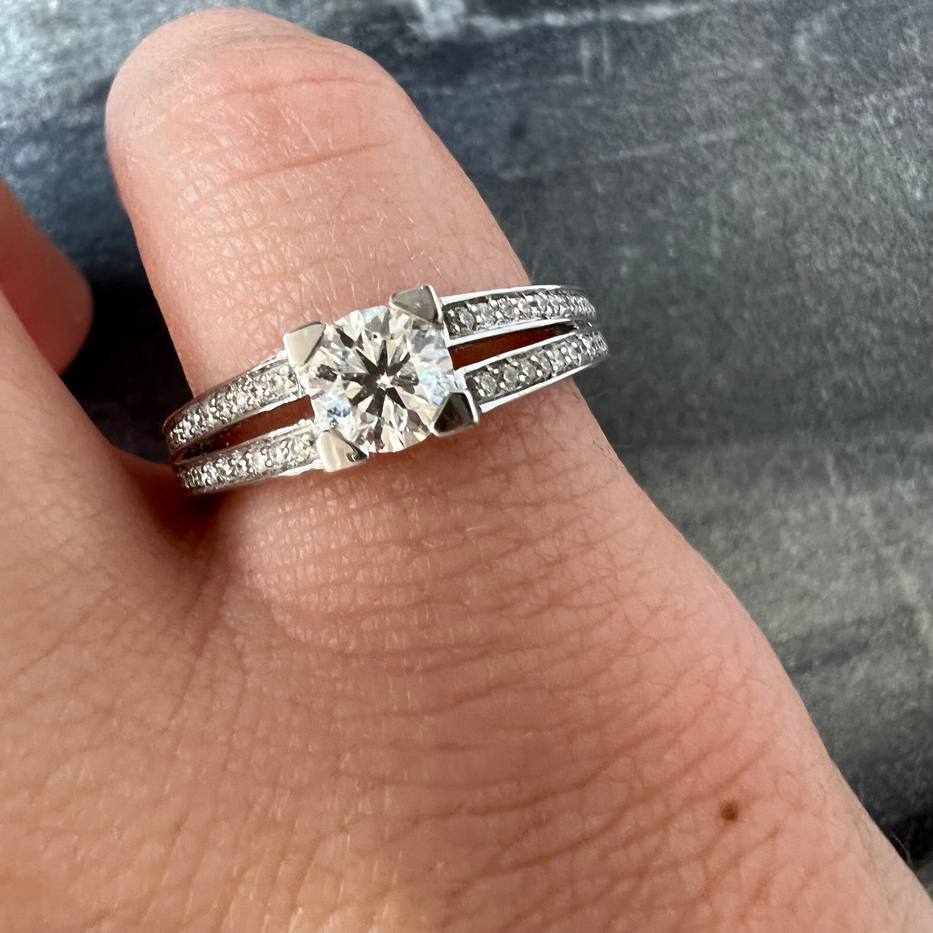Solid 18K White Gold Modern Diamond Ring .45CT Ring Band Size 7