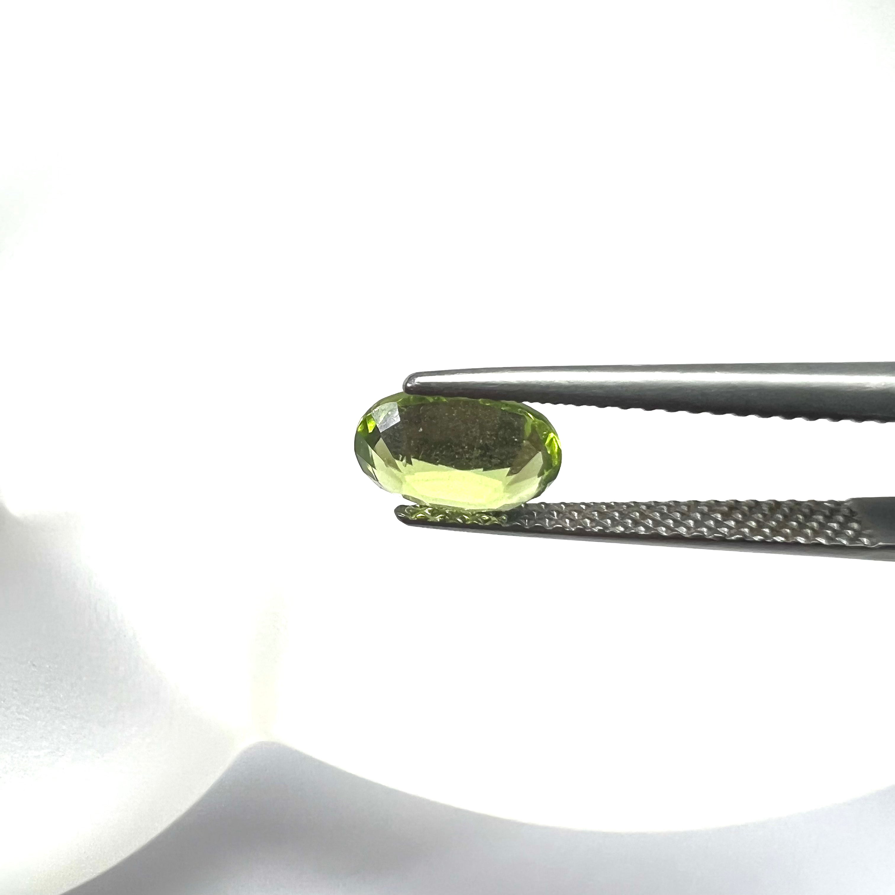 1.63CTW Loose Natural Oval Peridot 8.15x6.20x3.90mm Earth mined Gemstone