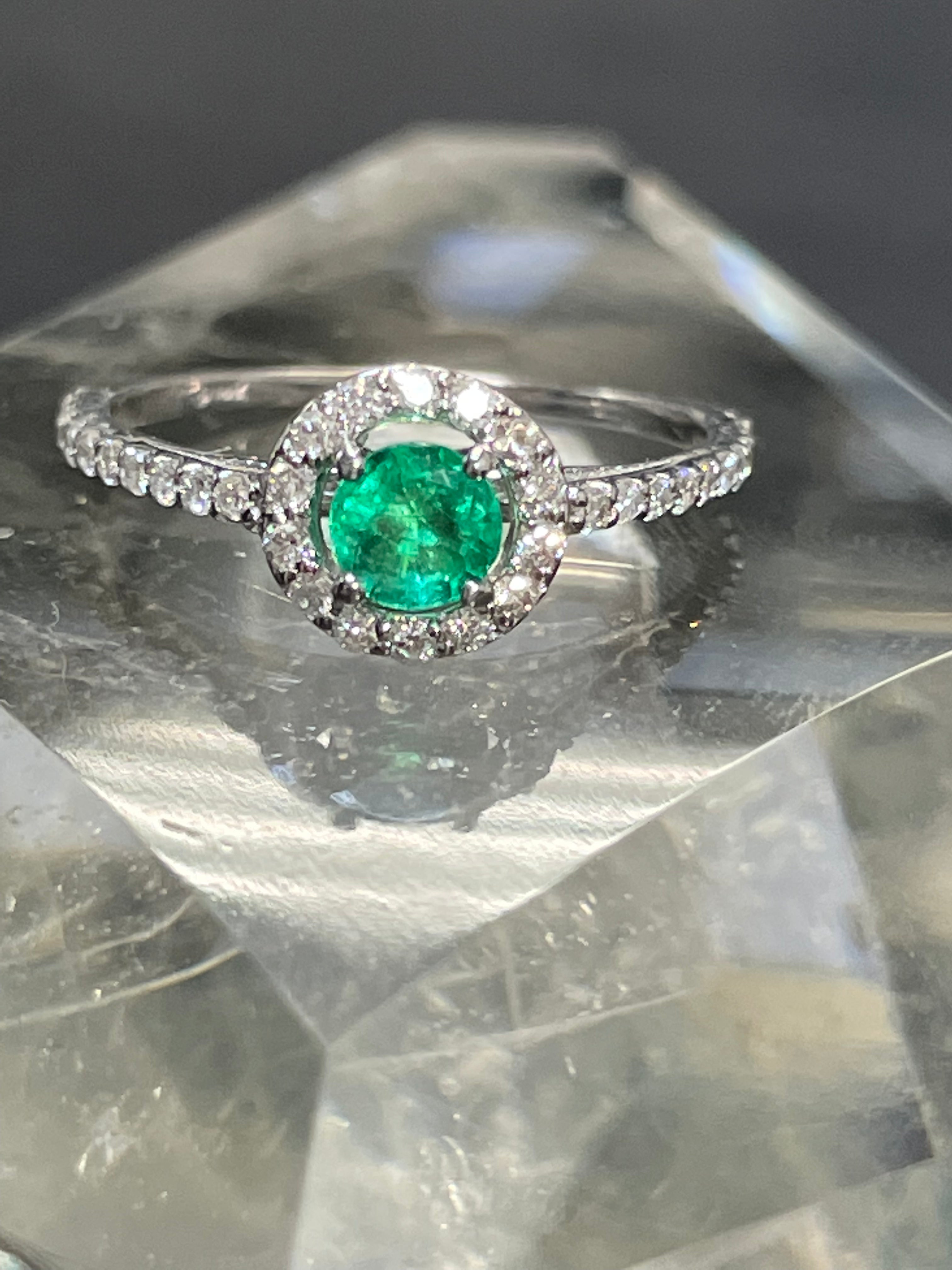 14K White Gold Colombian Emerald Diamond Halo Ring Size 6.25