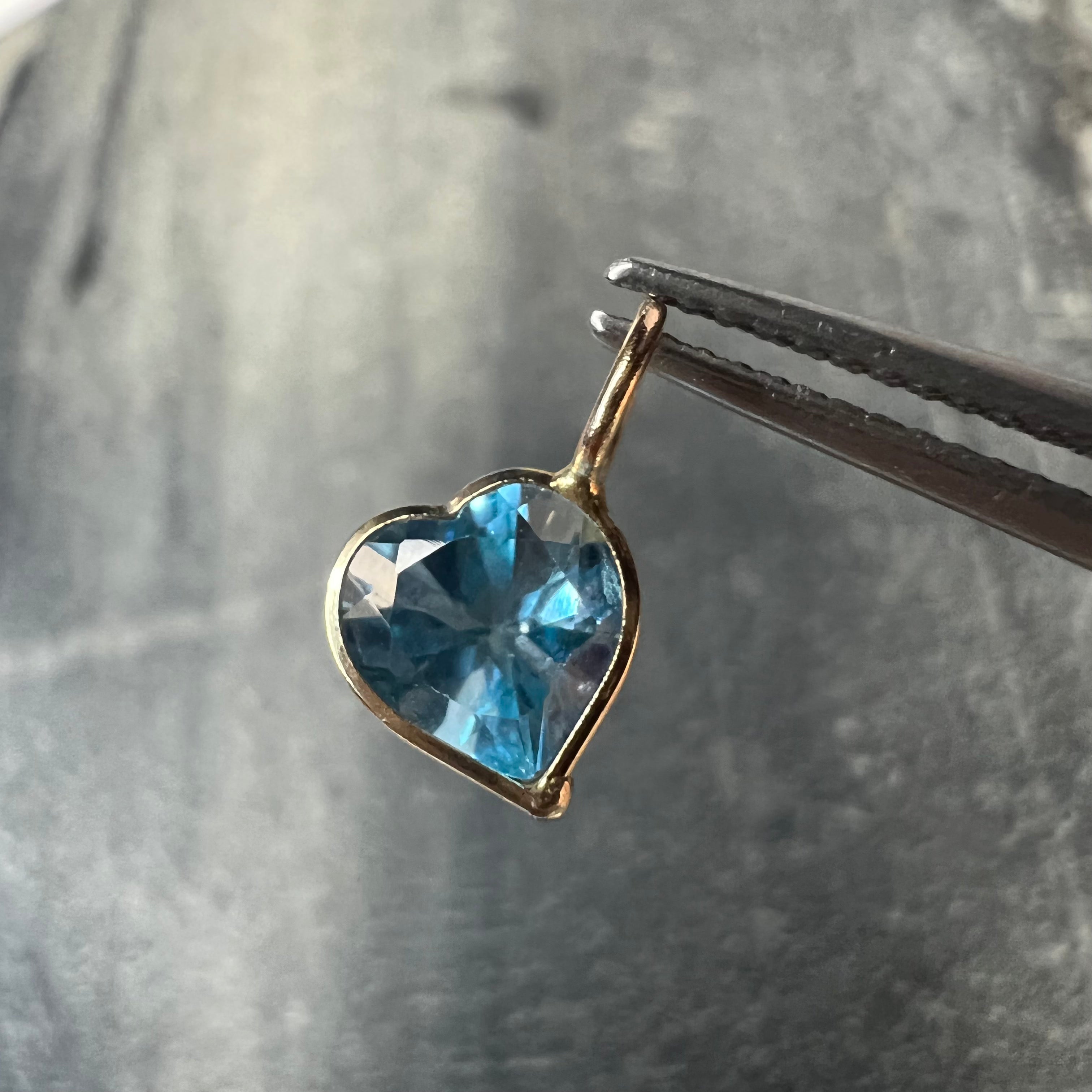 1CT Natural Blue Heart Topaz 14K Yellow Gold Pendant Charm 11x7mm