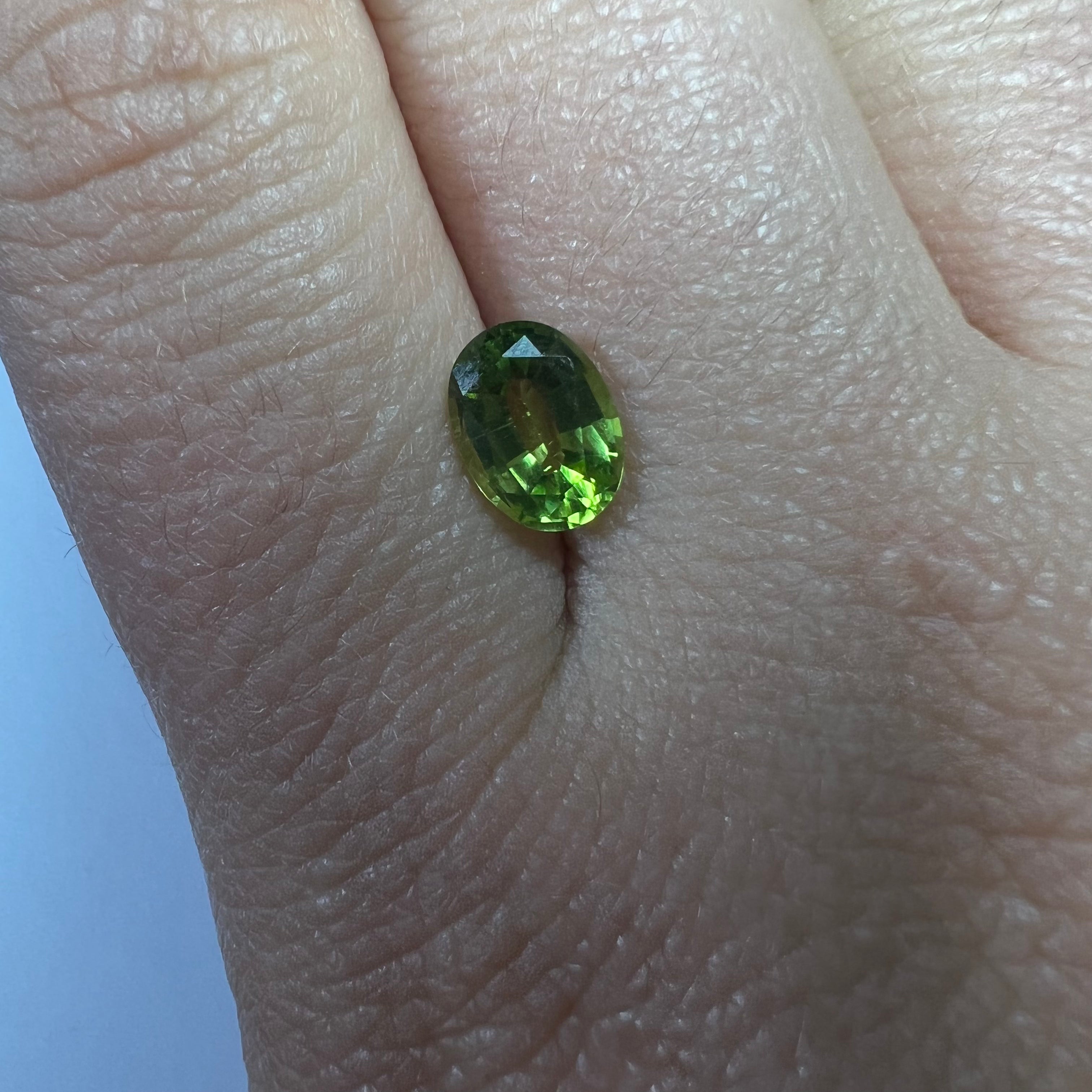 1.63CTW Loose Natural Oval Peridot 8.15x6.20x3.90mm Earth mined Gemstone