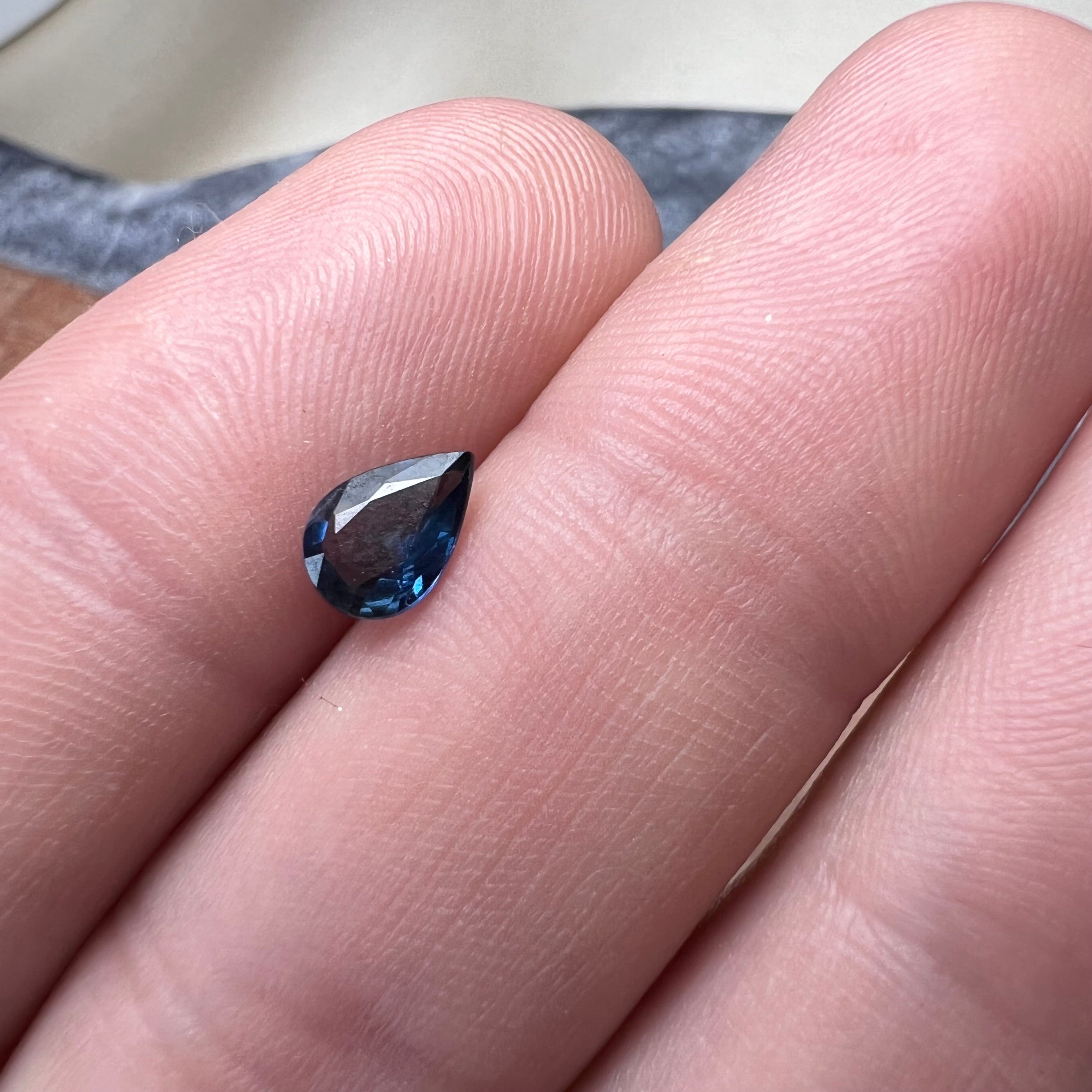 .63CT Loose Natural Pear Sapphire 6.97x4.89x2.26mm Earth mined Gemstone