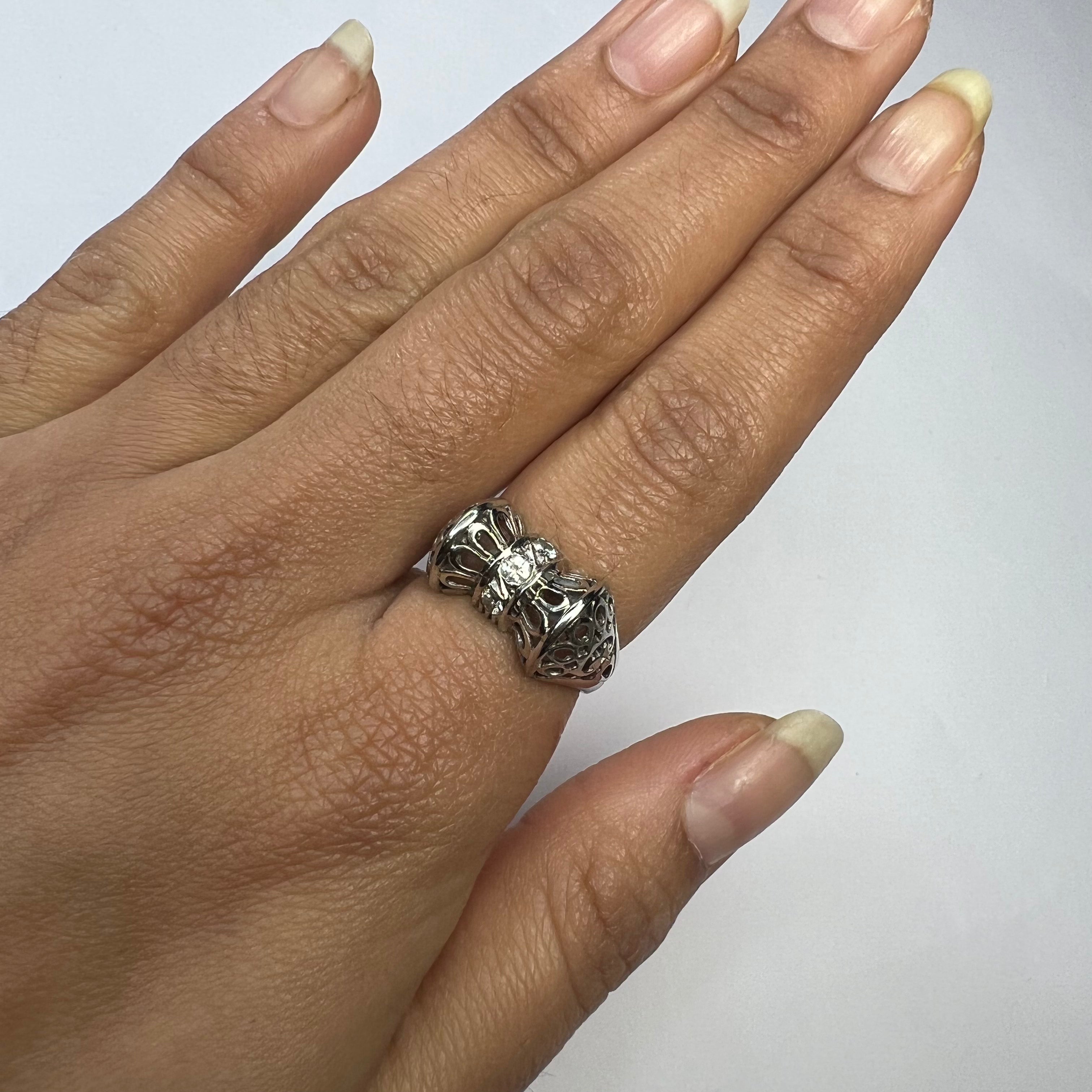 10K White Gold Art Deco .21ct Diamond Bow Ring Size 5