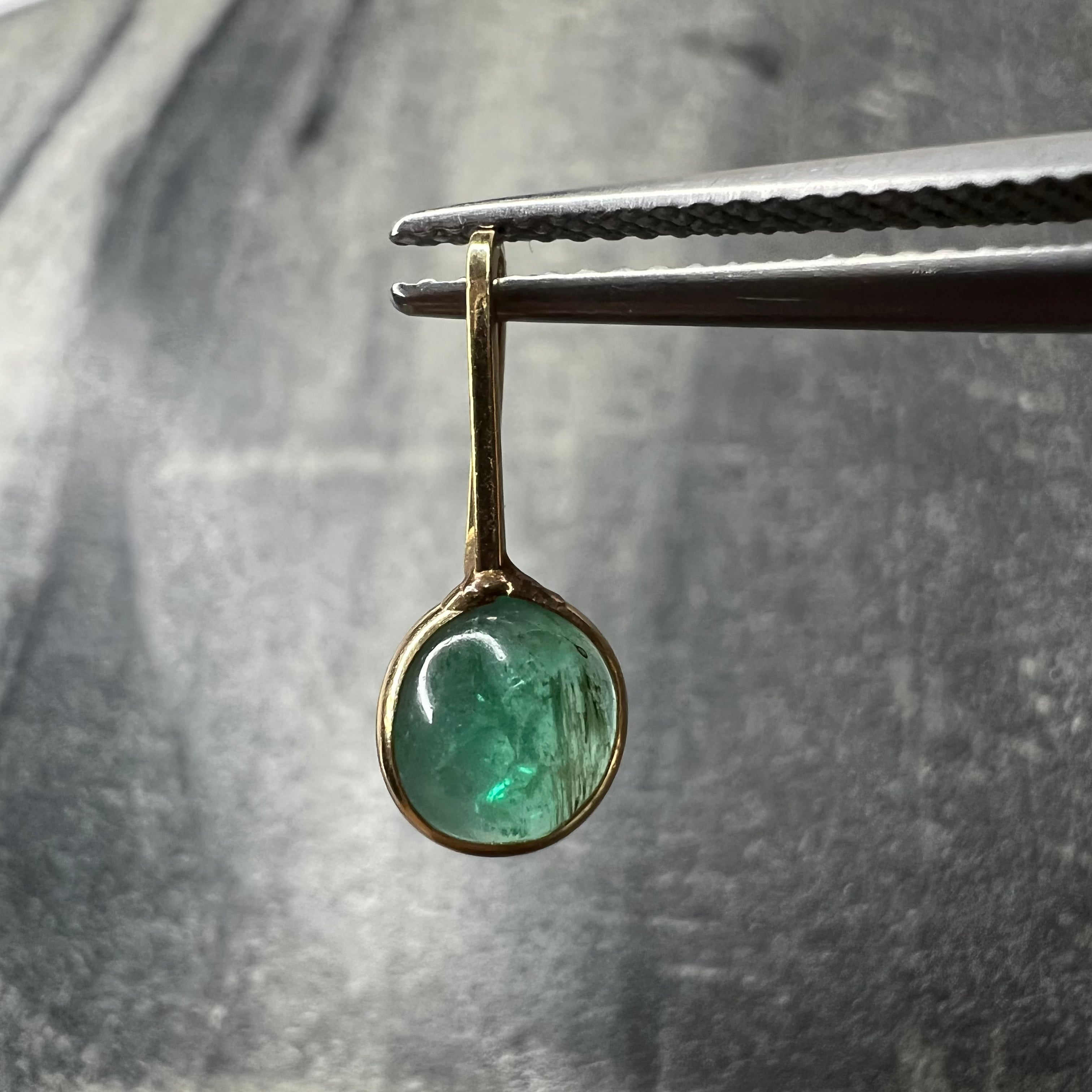 .80CT Colombian Round Cabochon Emerald 14K Yellow Gold Pendant Charm 15x6mm