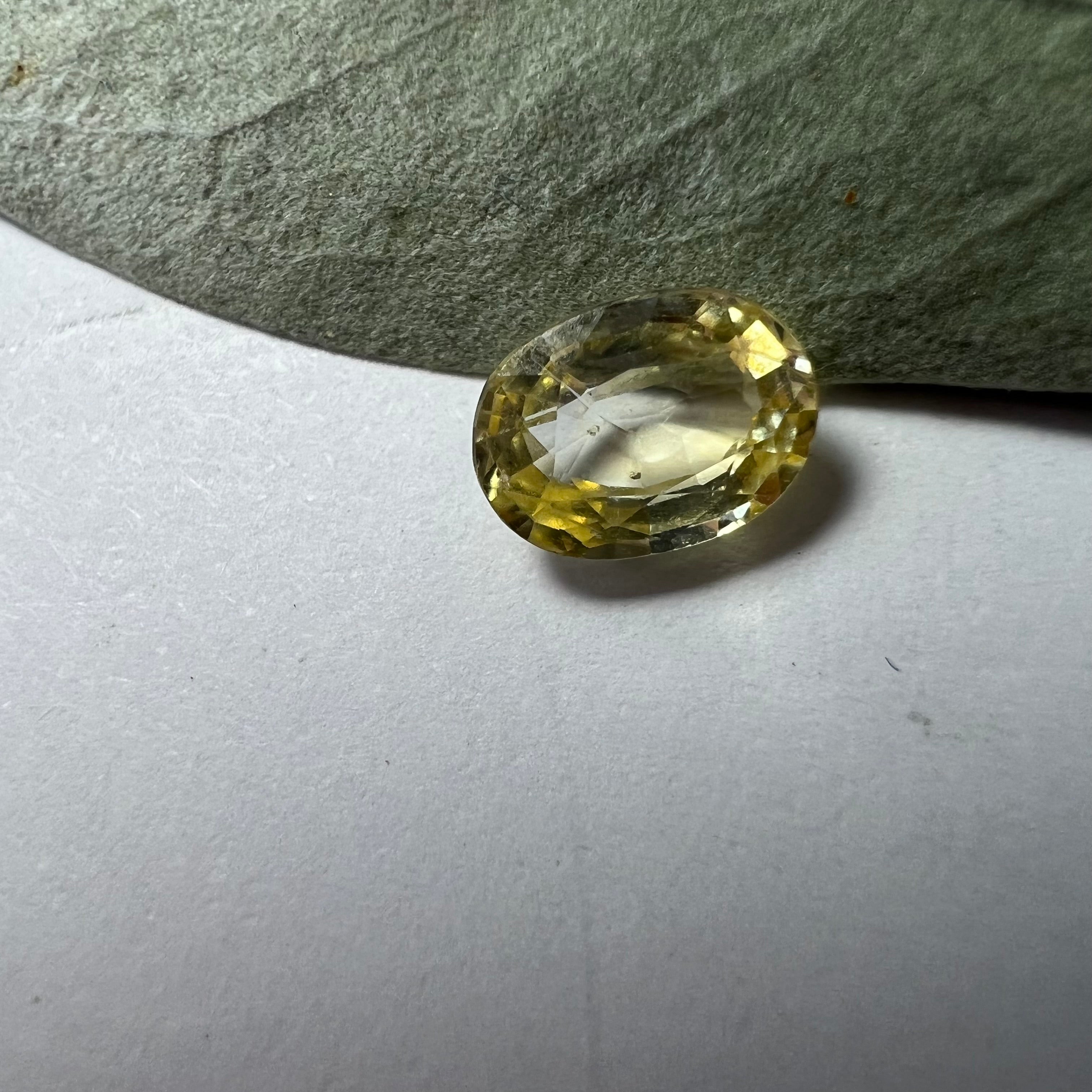 1.29CTW Loose Light Yellow Oval Sapphire 7.50x5.58x3.20mm Earth mined Gemstone