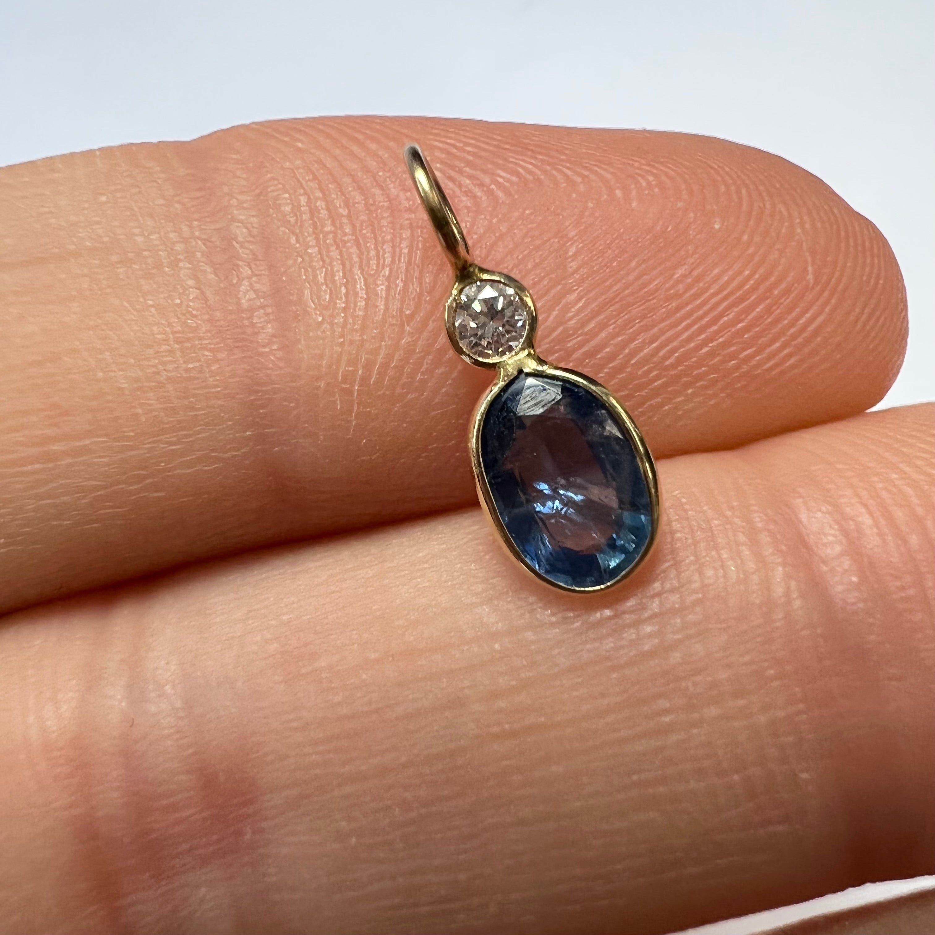 .05CT Diamond and Natural Oval Sapphire 14K Yellow Gold Pendant Charm 15x5.5mm