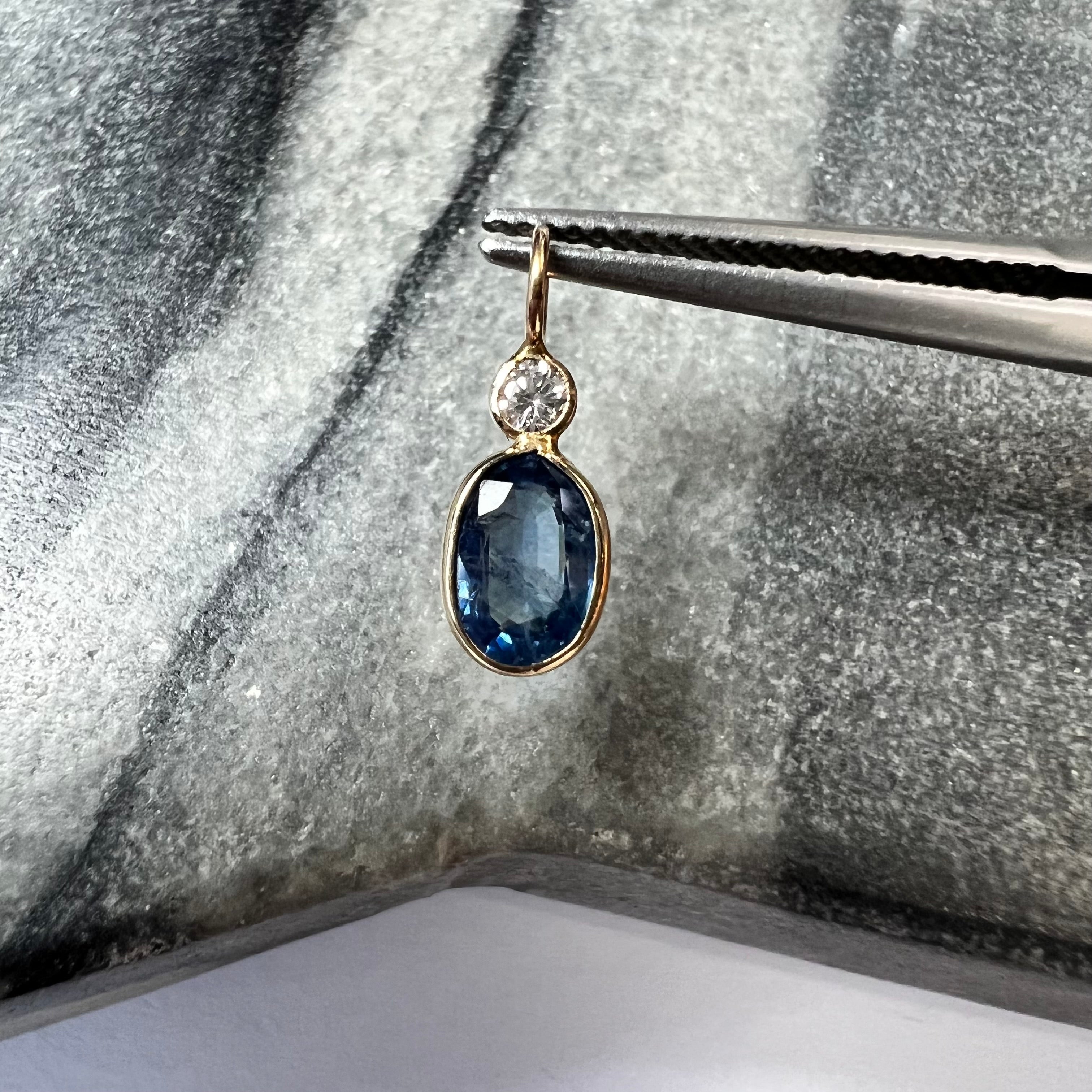 .05CT Diamond and Natural Oval Sapphire 14K Yellow Gold Pendant Charm 15x5.5mm