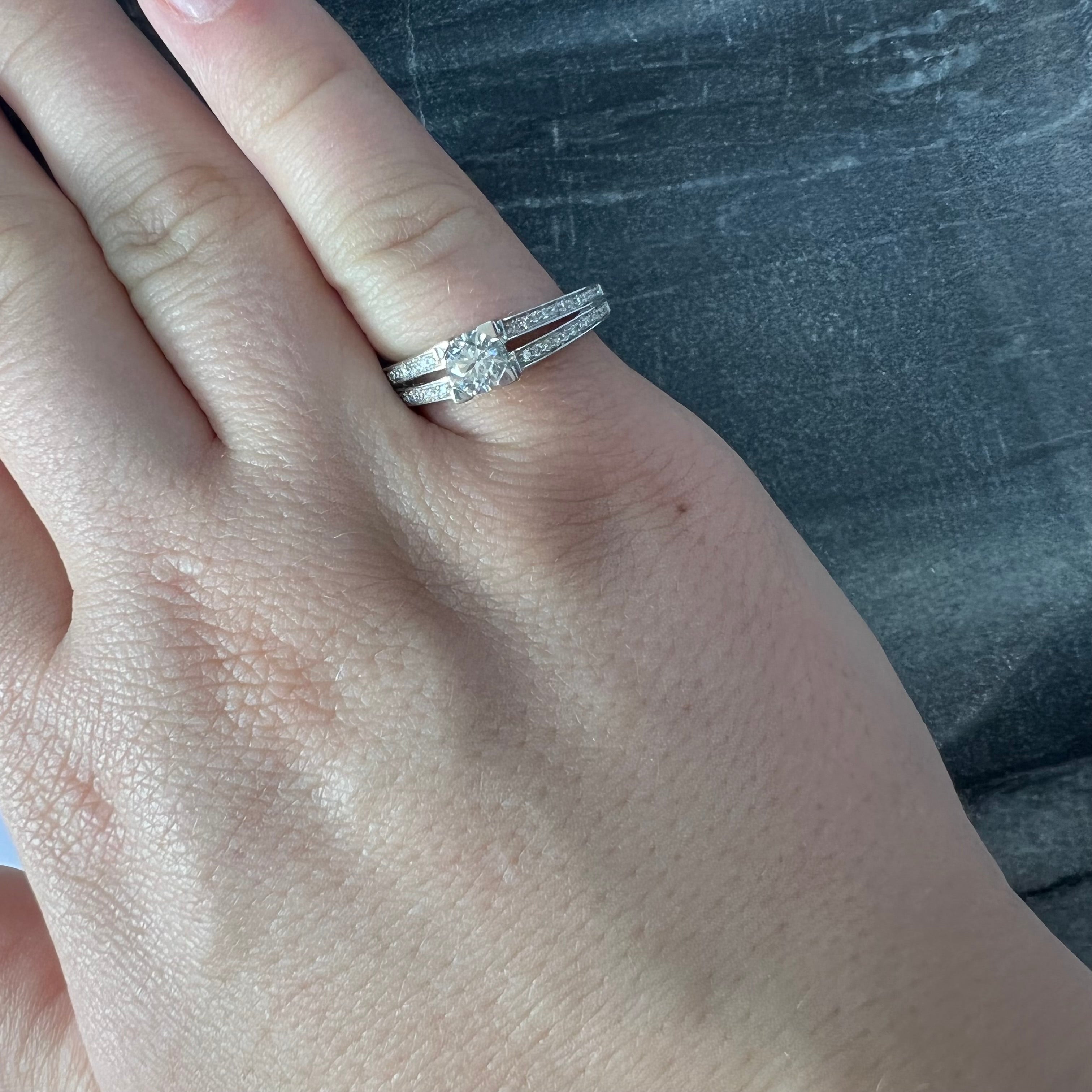 Solid 18K White Gold Modern Diamond Ring .45CT Ring Band Size 7