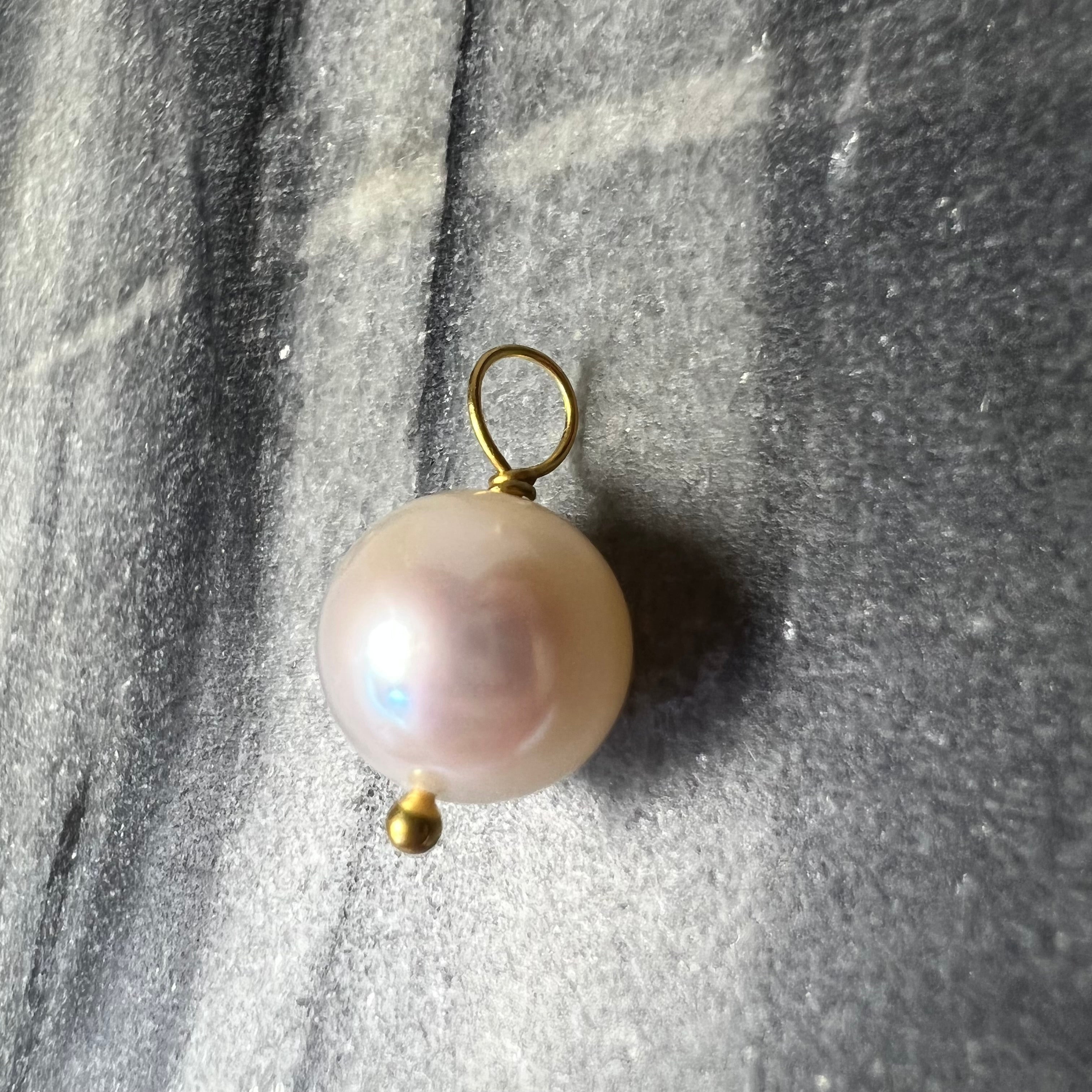 Natural Akoya Pearl 22K Yellow Gold Pendant Charm 20x11mm