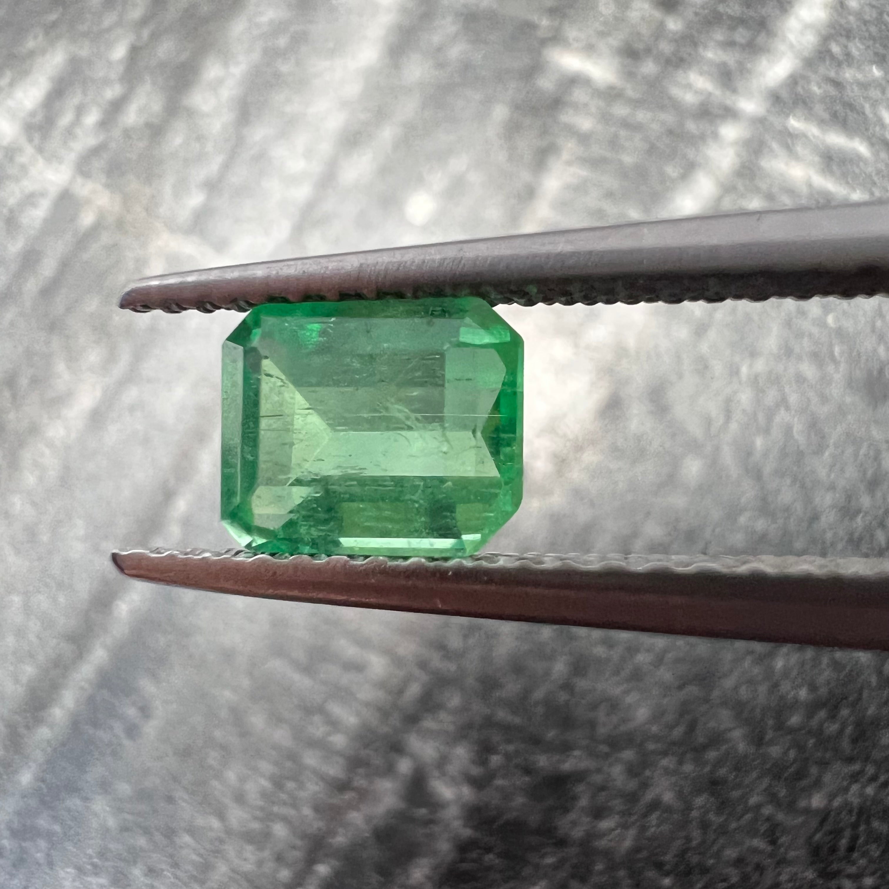 1.01CT Loose Natural Colombian Emerald Rectangle Cut 6.73x5.27x3.68mm