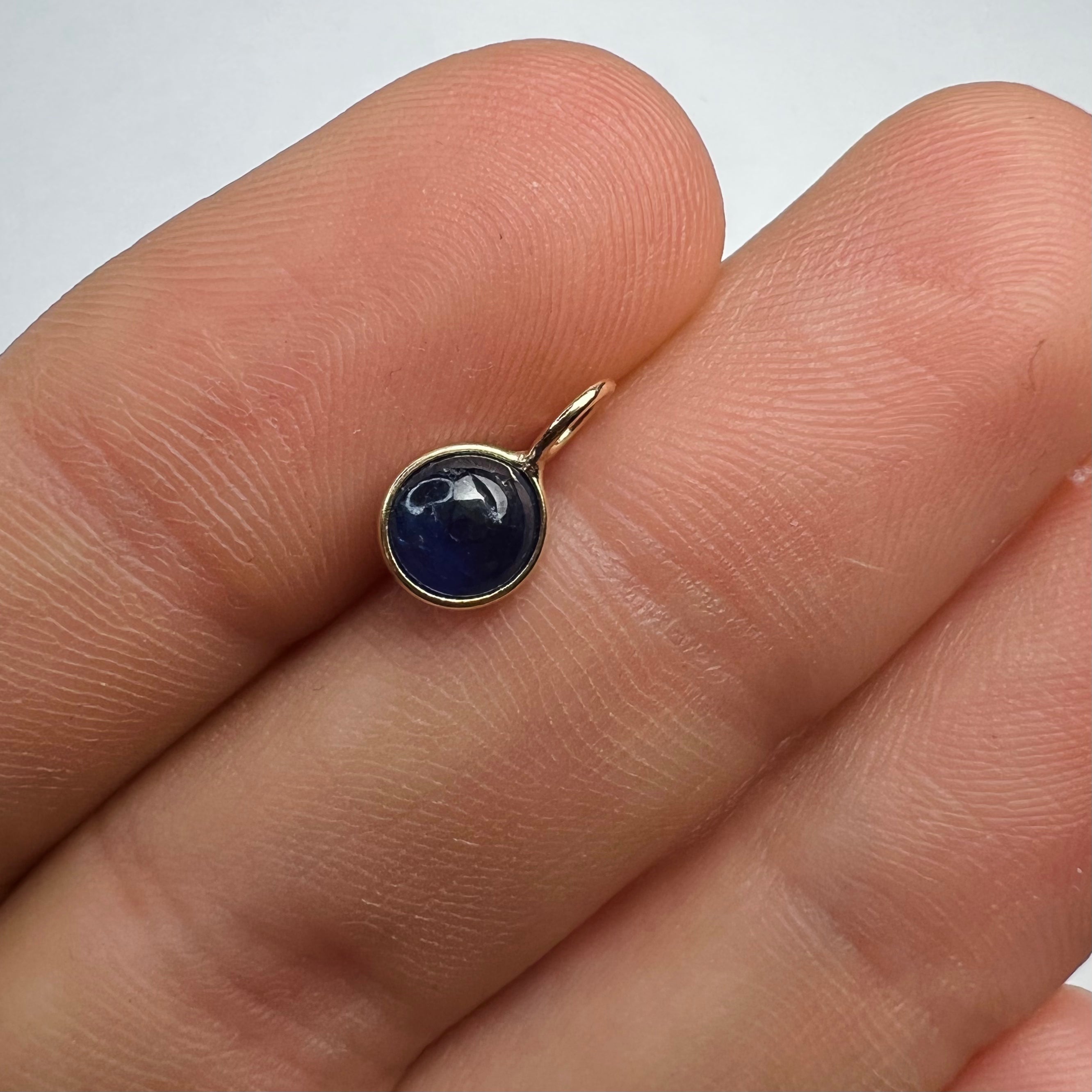 1.03CT Natural Cabochon Sapphire 14K Yellow Gold Pendant Charm 10x6mm