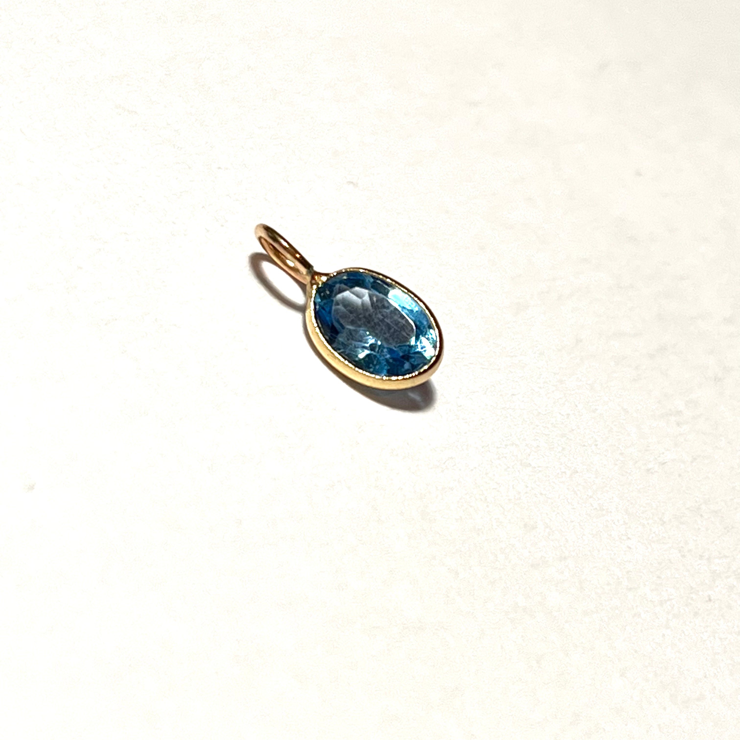 .86ct Natural Blue Oval Topaz 14K Yellow Gold Pendant Charm