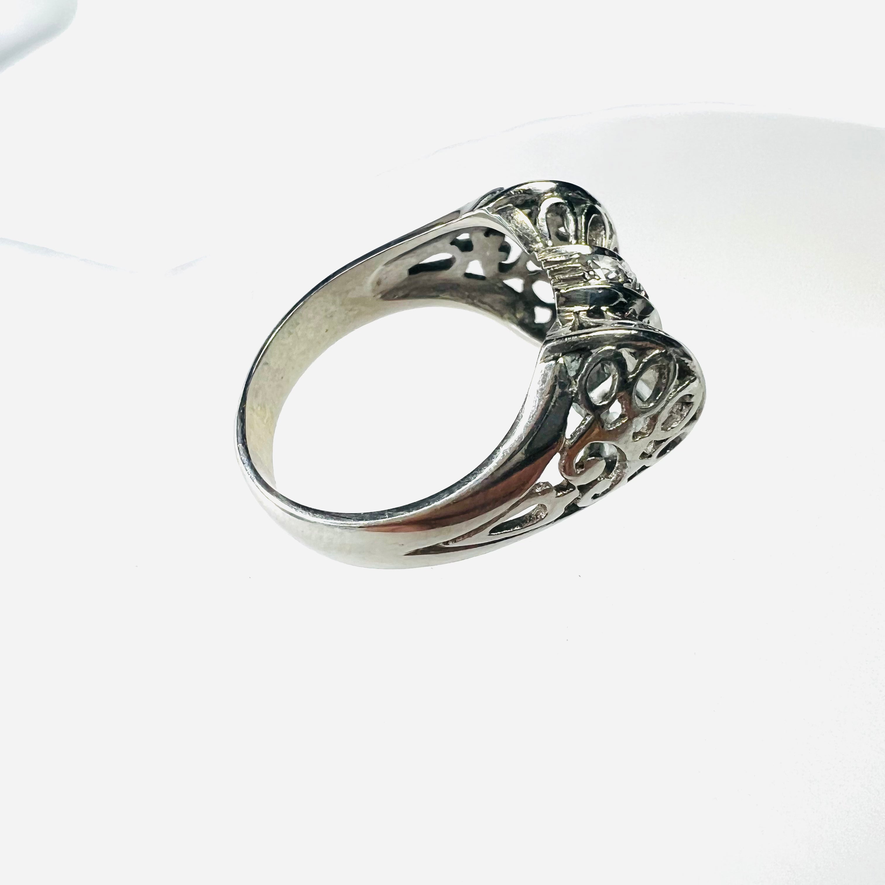 10K White Gold Art Deco .21ct Diamond Bow Ring Size 5