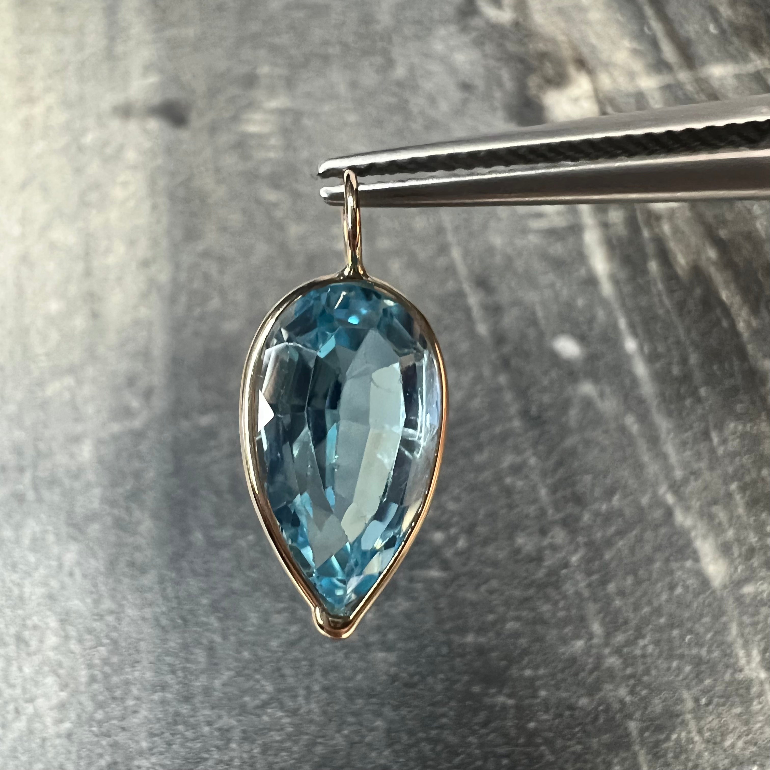 5CT Natural Blue Pear Topaz 14K Yellow Gold Pendant Charm 19x8.5mm