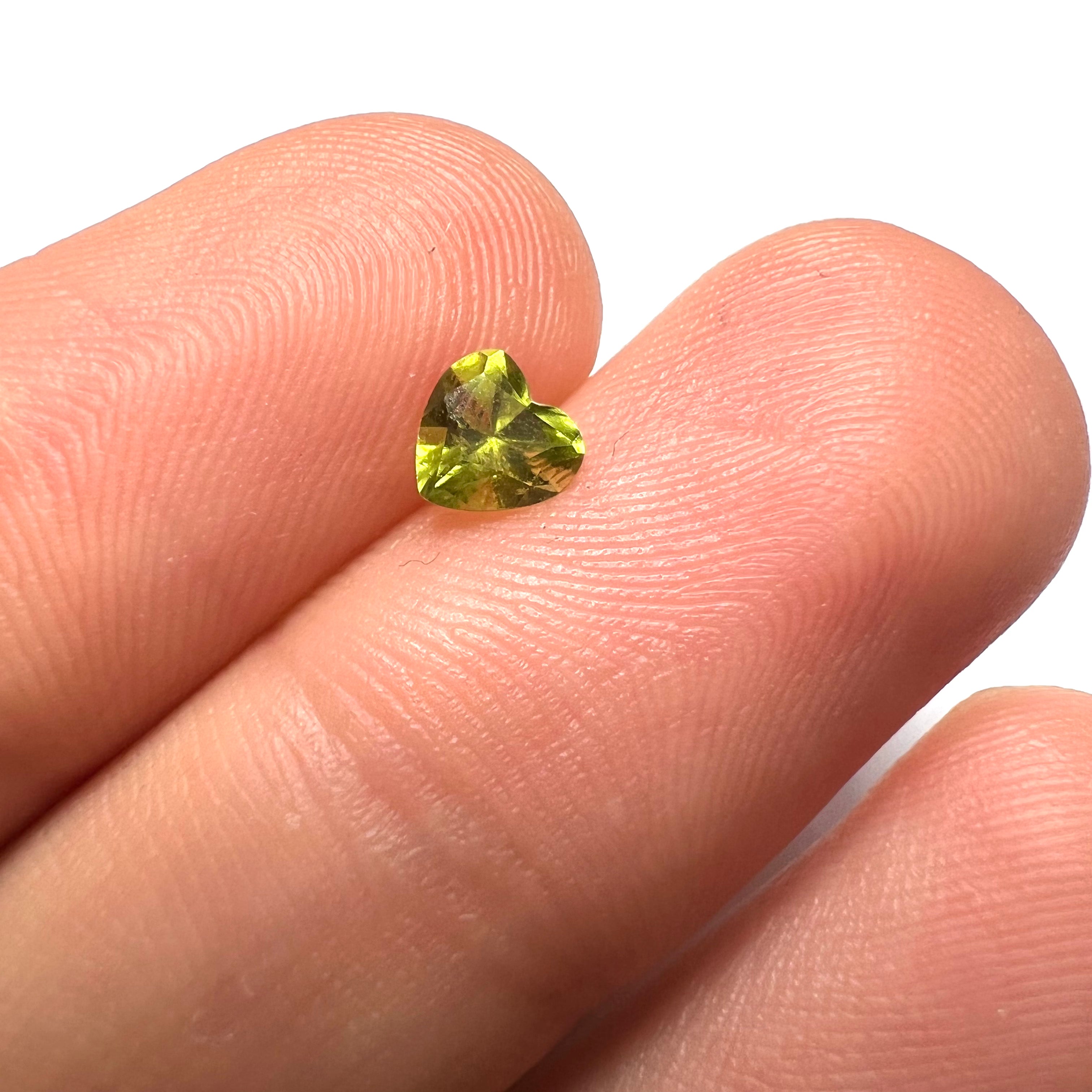 .43CT Loose Natural heart Cut Peridot 5.2x5x3mm Earth mined Gemstone