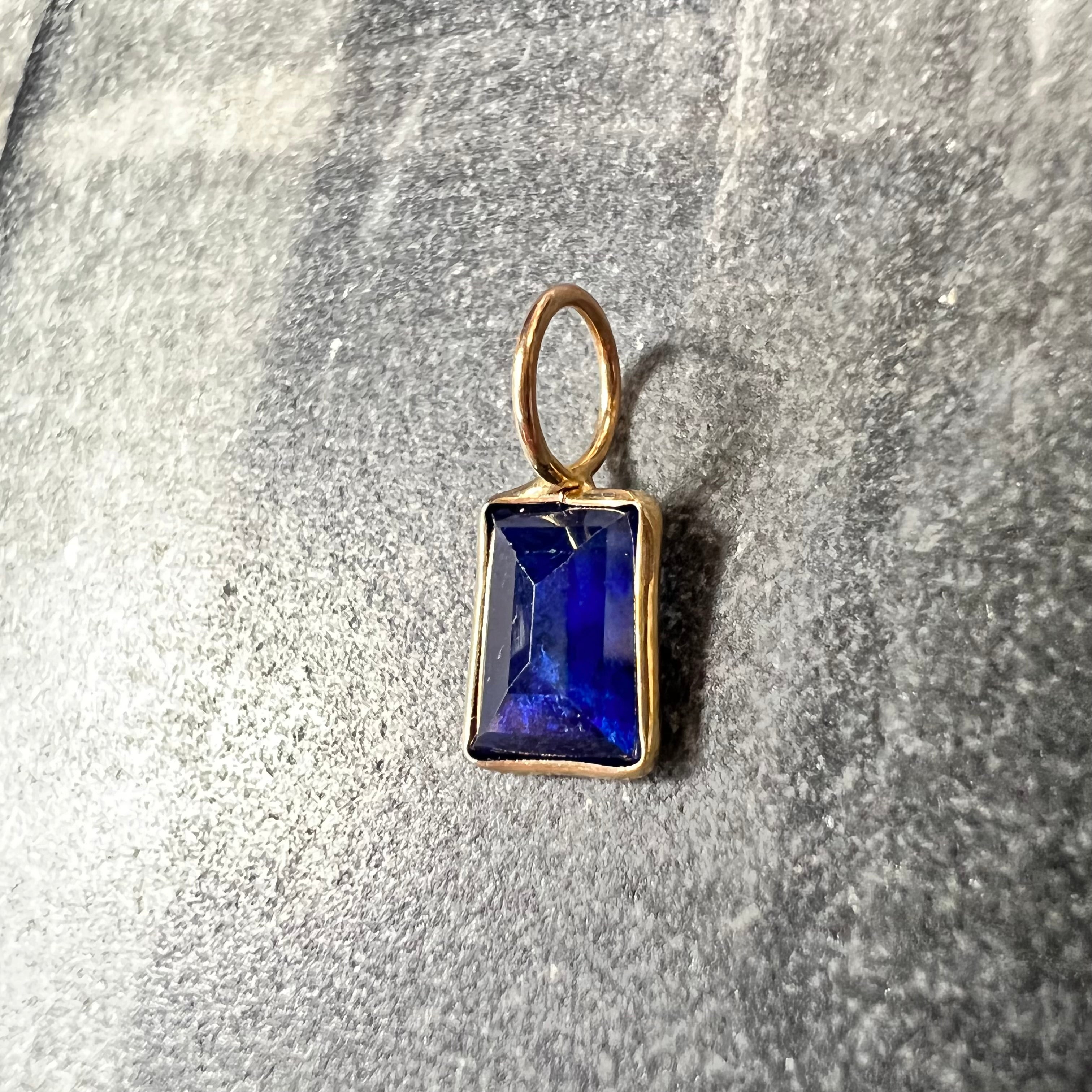 Natural Sapphire Emerald Cut 14K Yellow Gold Pendant Charm 13x5.5mm