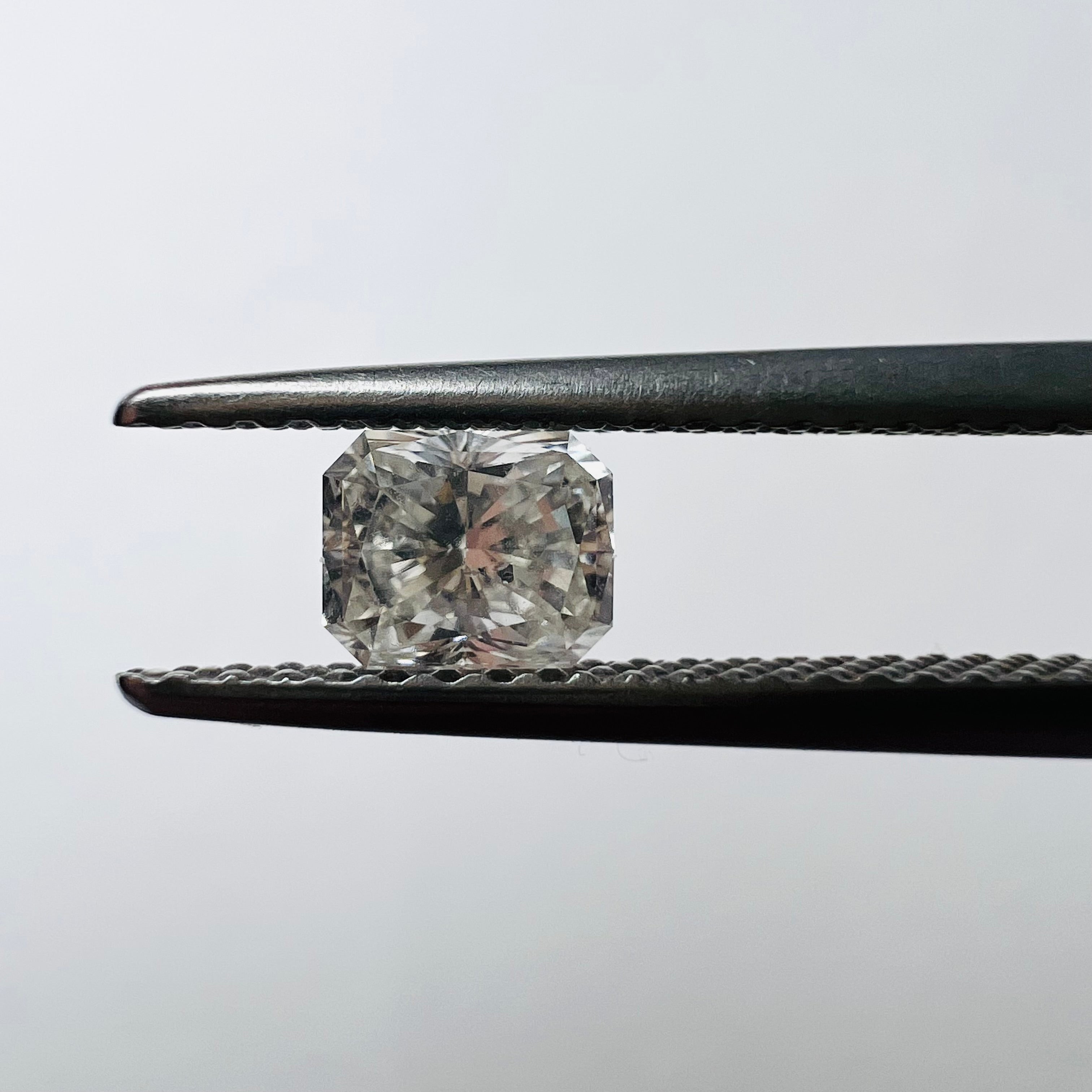 .47CT Radiant J VS1 4.74x3.87x2.93mm Natural Earth mined