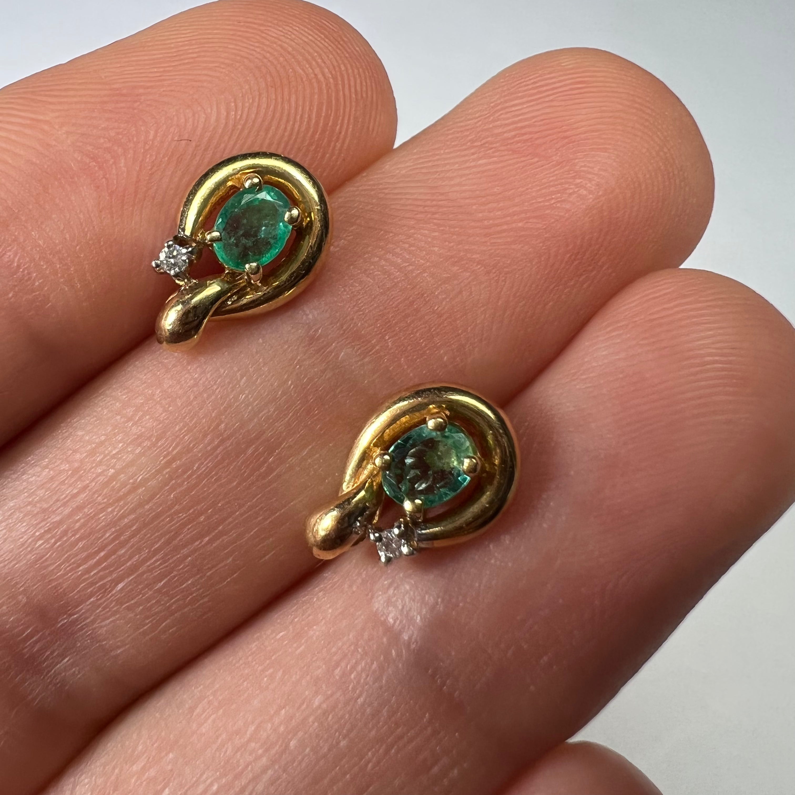 14K Yellow Gold Oval .45ct Emerald & .03ct Diamond Earring Pushback Studs 11x7mm