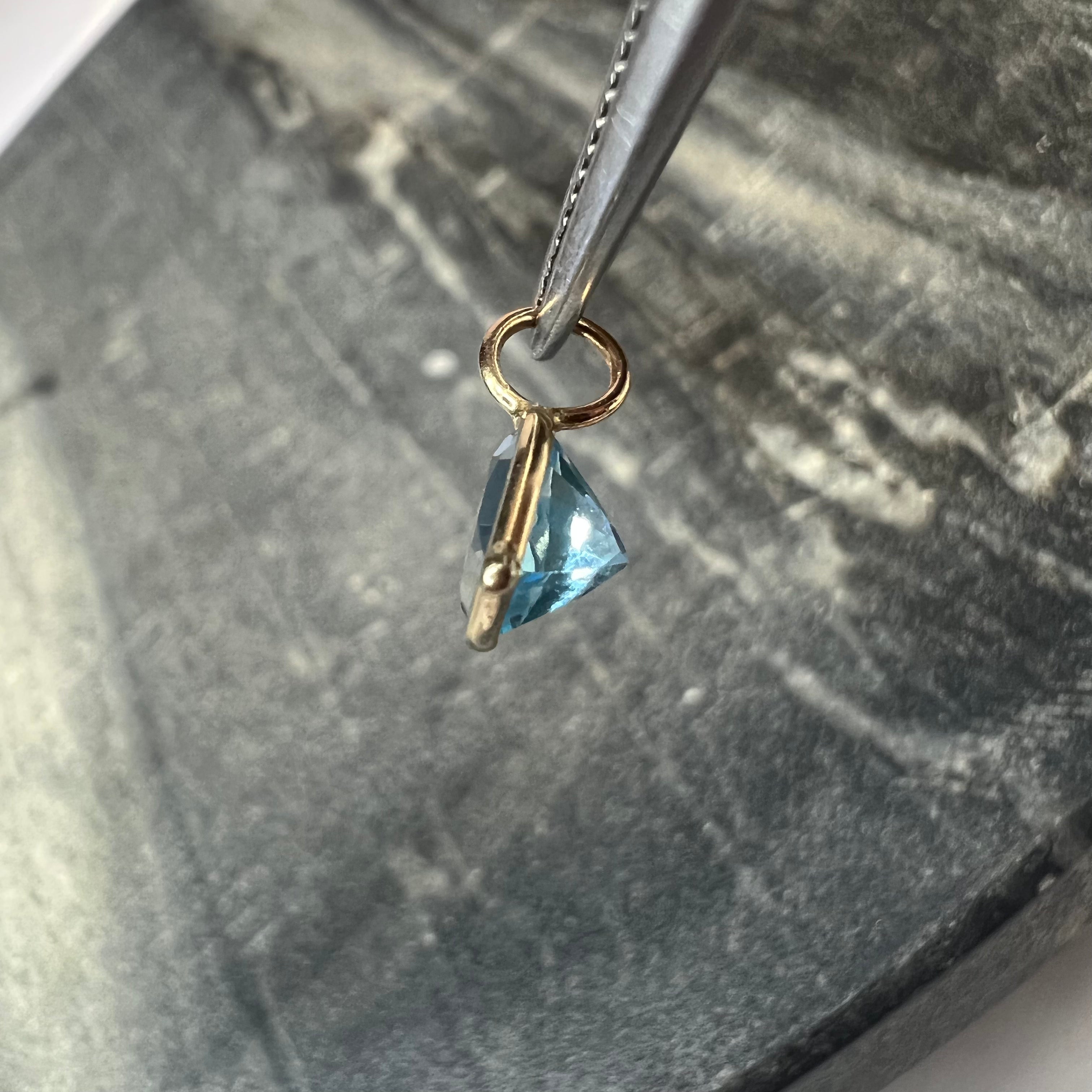 1CT Natural Blue Heart Topaz 14K Yellow Gold Pendant Charm 11x7mm