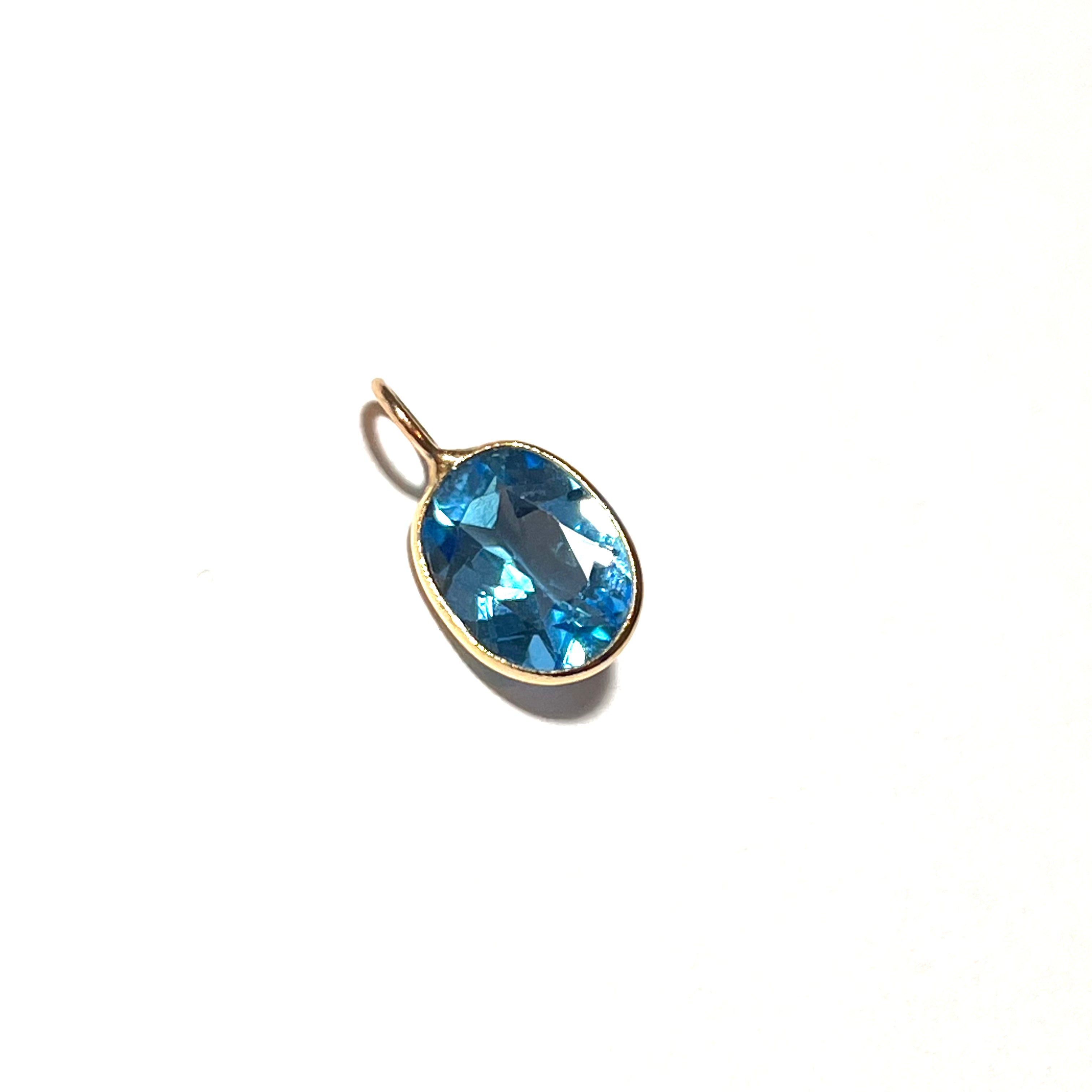 2.25ct Natural Oval Blue Topaz 14K Yellow Gold Pendant Charm