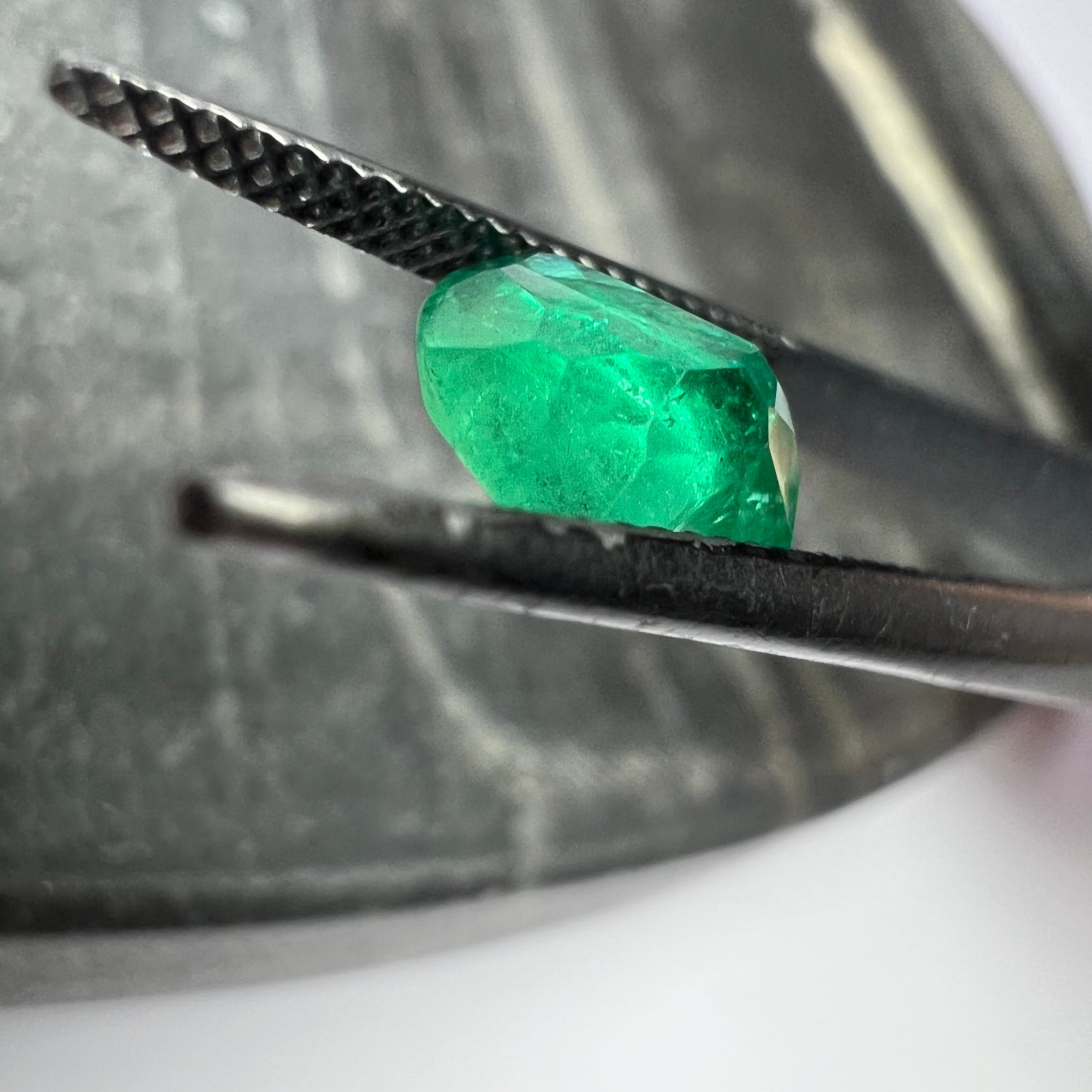 1.86CT Loose Natural Colombian Emerald Heart Shape 8.29x9.19x4.38mm