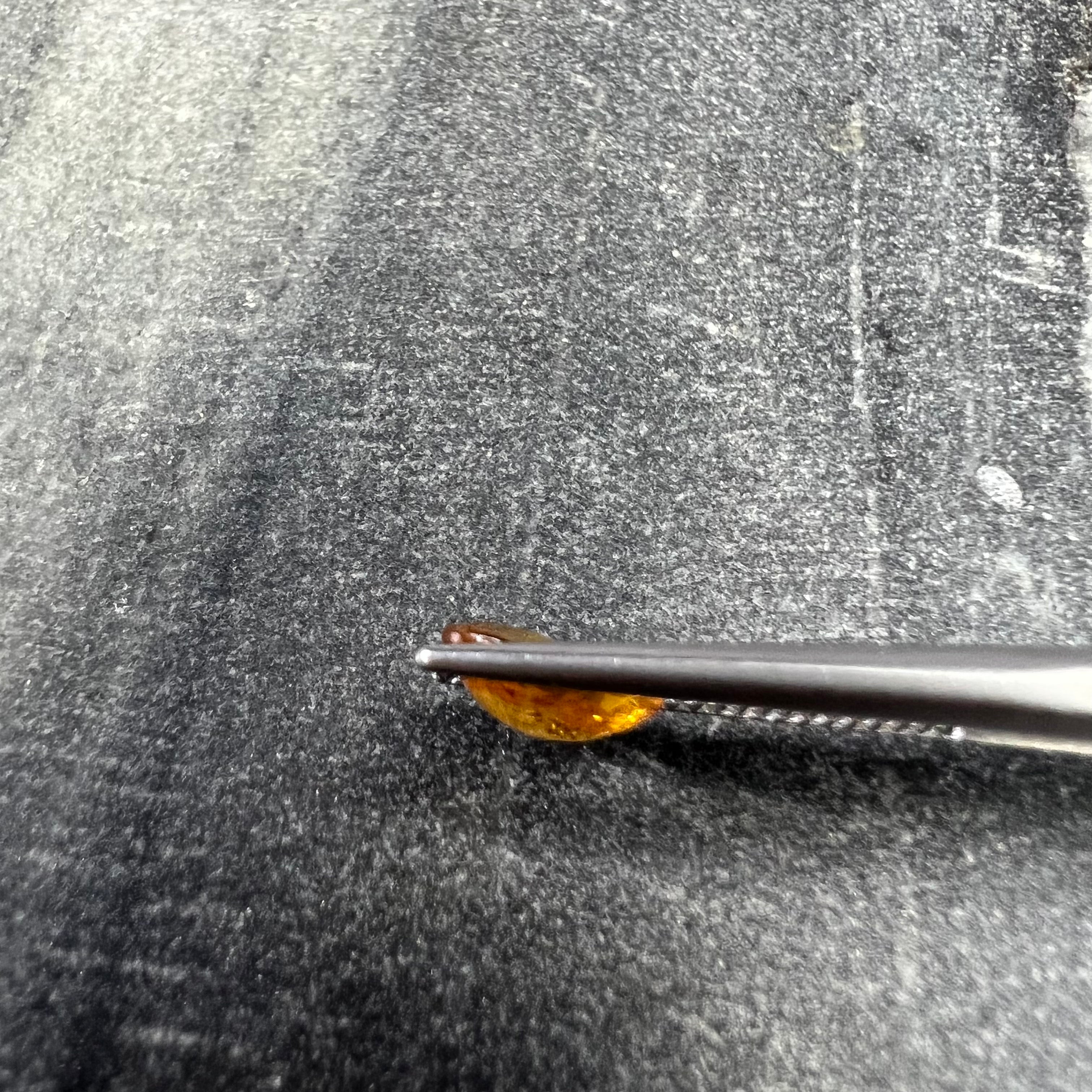 1.54CTW Loose Oval Orange Sapphire 8.21x5.73x3.37mm Earth mined Gemstone