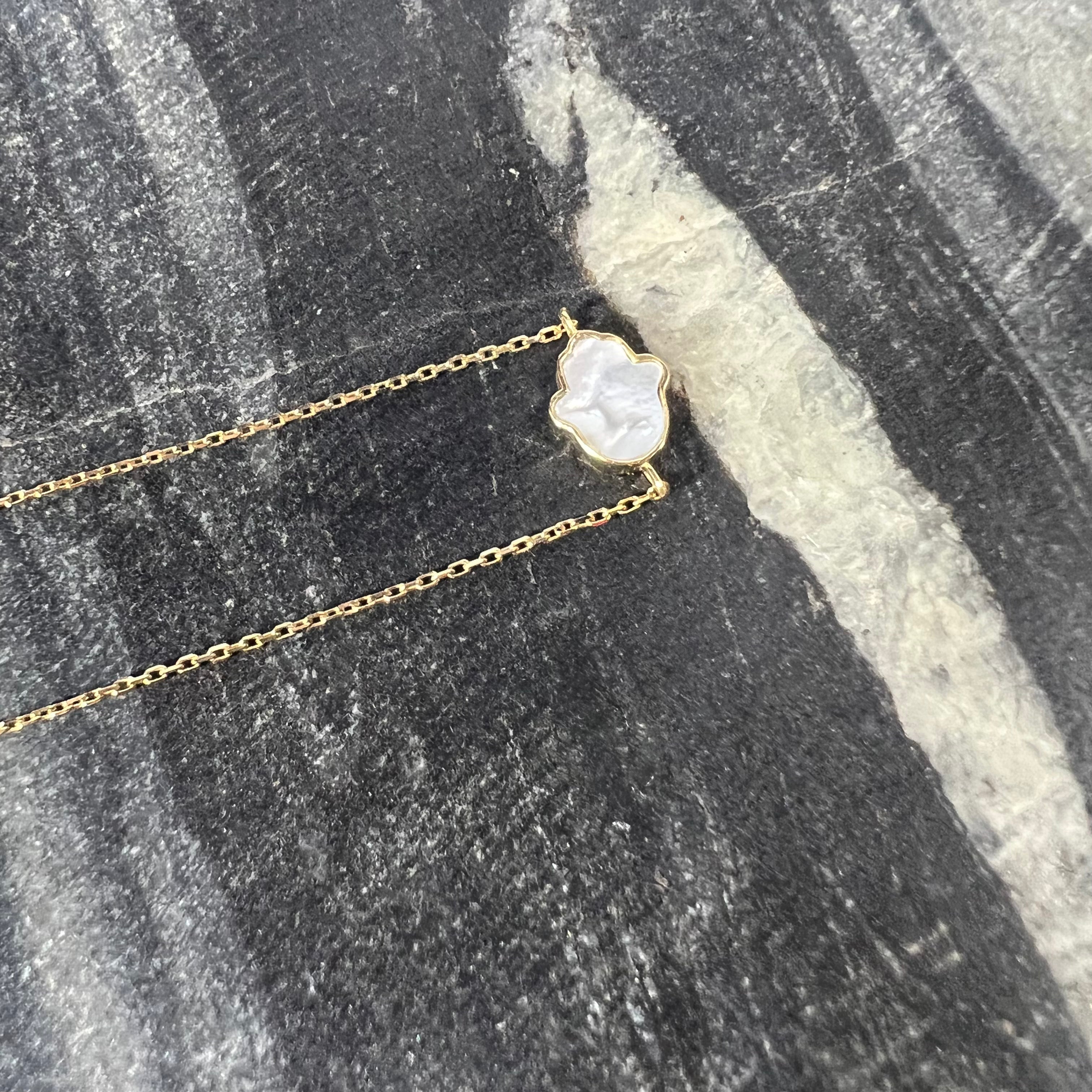 Solid 14K Yellow Gold Mother of Pearl Hamsa Cable Chain Bracelet 8"