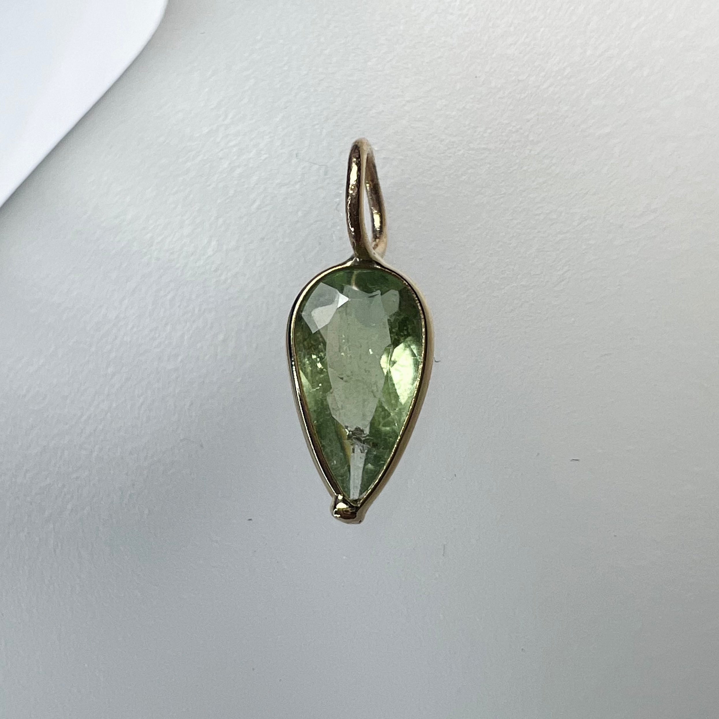 .90CT Natural Pear Tourmaline 14K Yellow Gold Pendant Charm 13x5mm